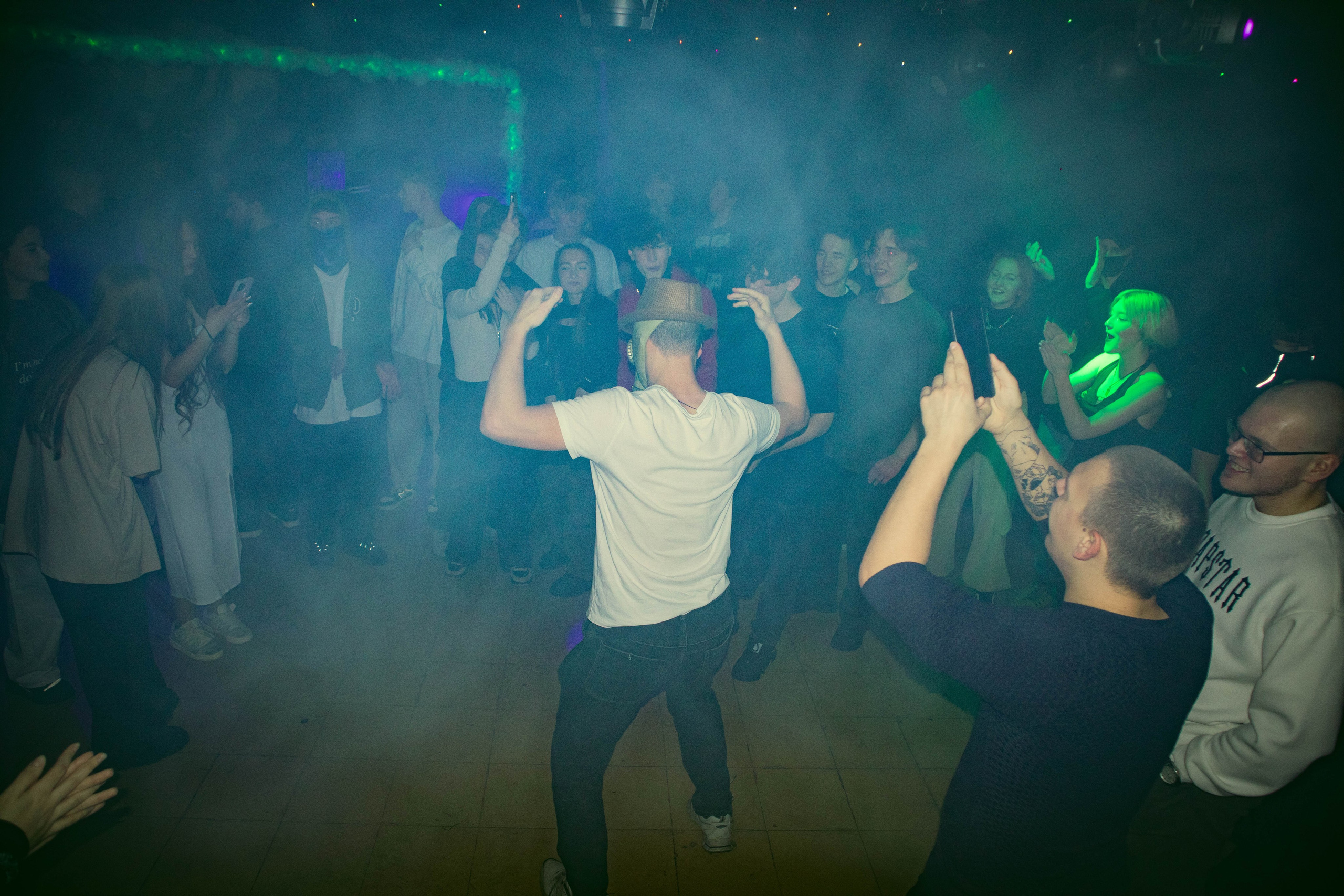 MOSHPIT. Фотограф и видеограф в Бугульме Аня Трутнева