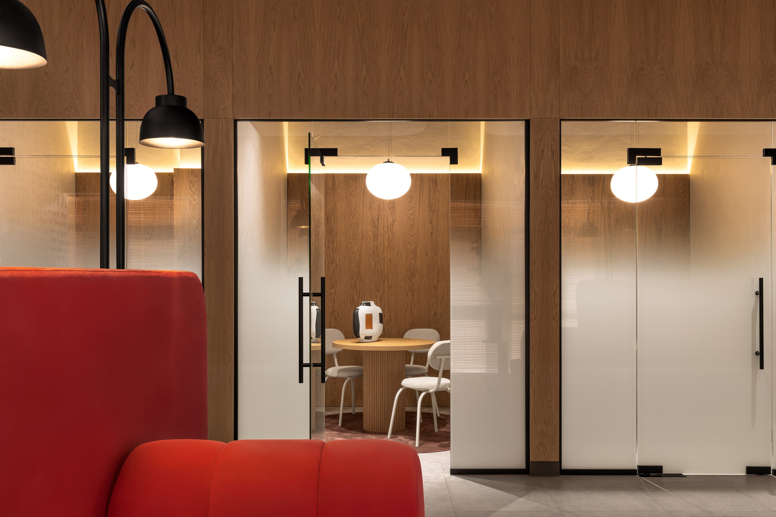 Алёна Красатулина — Allur Auto. Roman Yakunin — interior photographer in Almaty, Kazakhstan