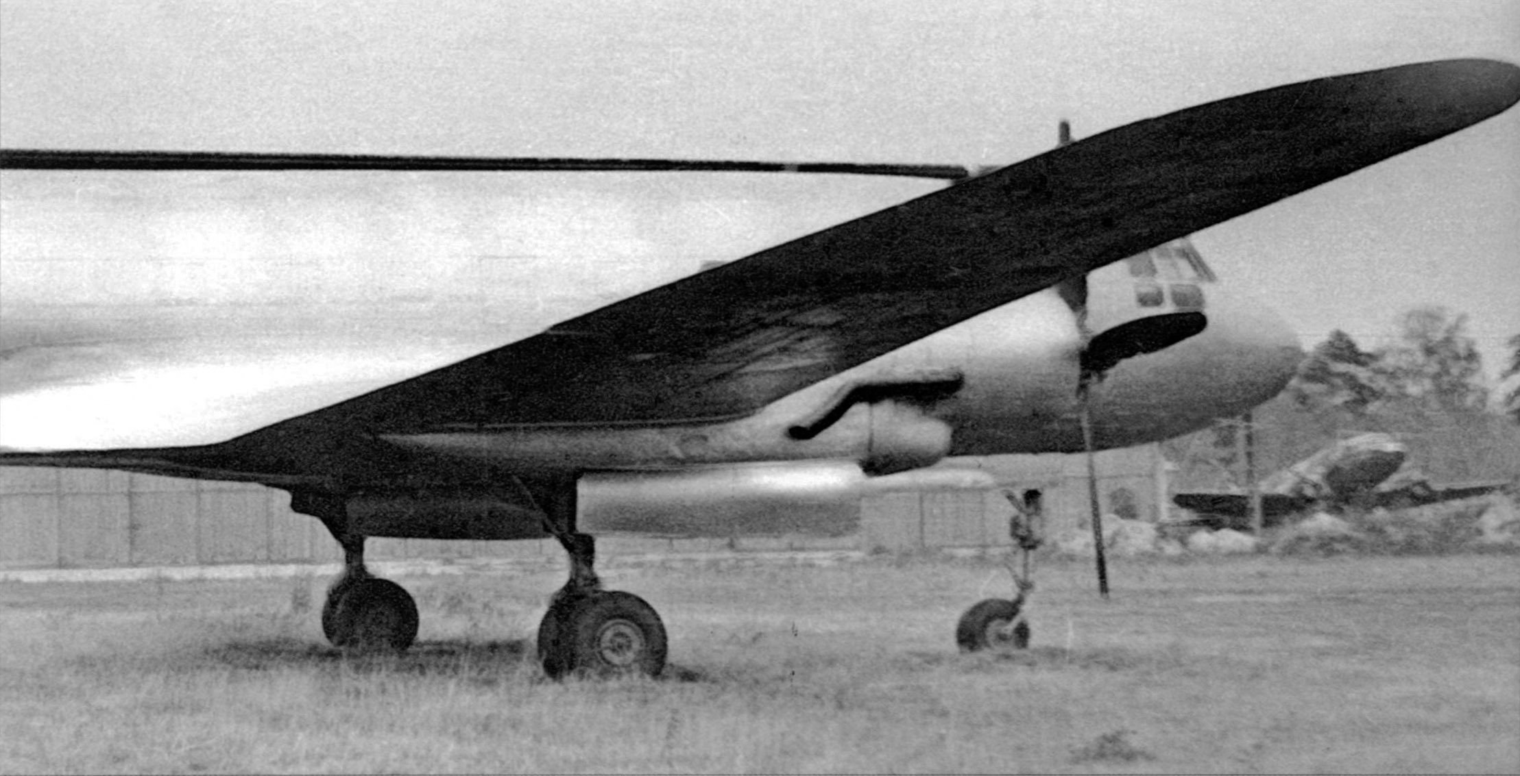 Ил-12 (Монино). Фотоальбом показывающий увлекательный мир авиации и мир медведей Андрея Иванова