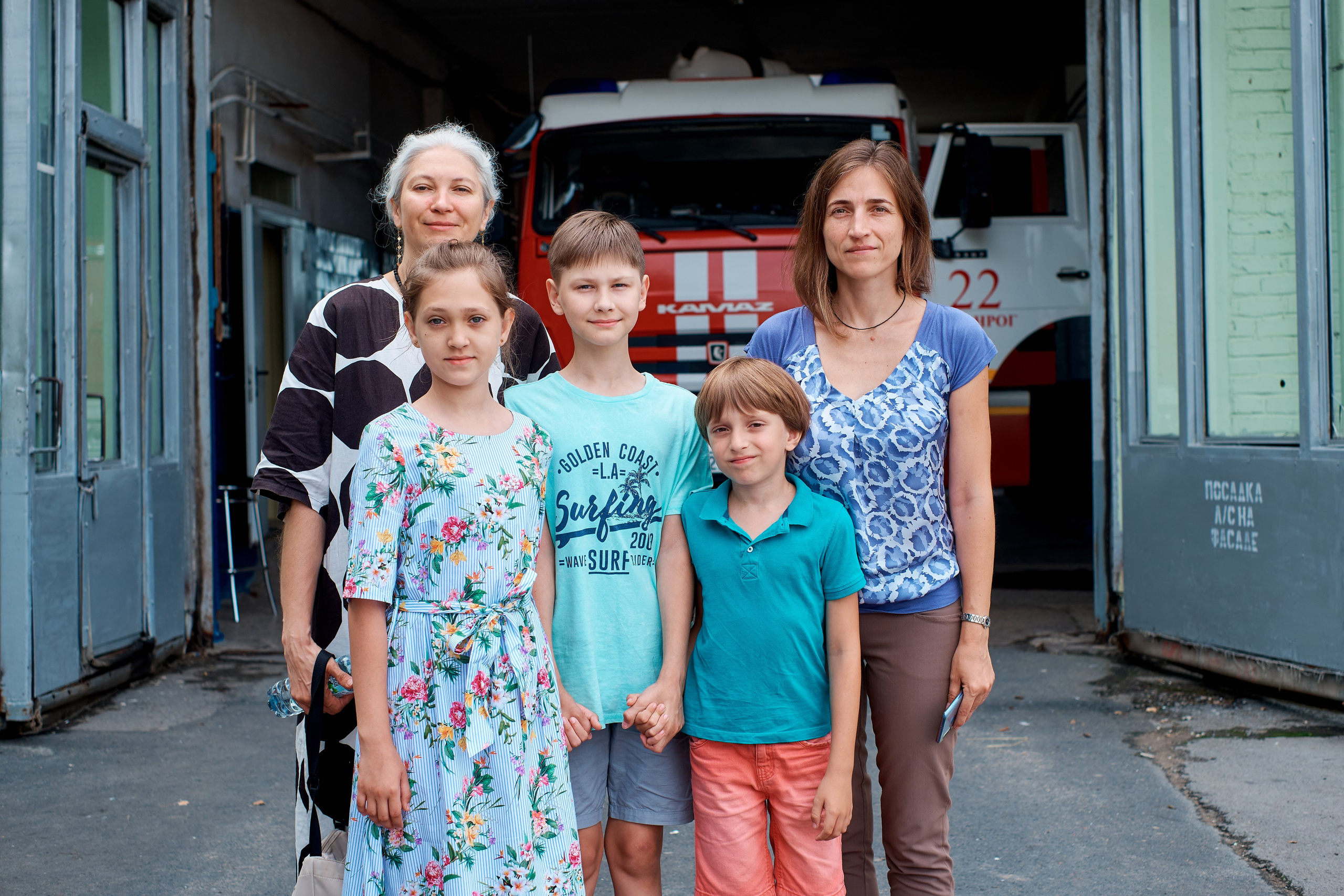 Детский лагерь ДЮНА. Поход в «Пожарно-спасательную часть № 22». Фотограф Таганрог Анна Трайжон