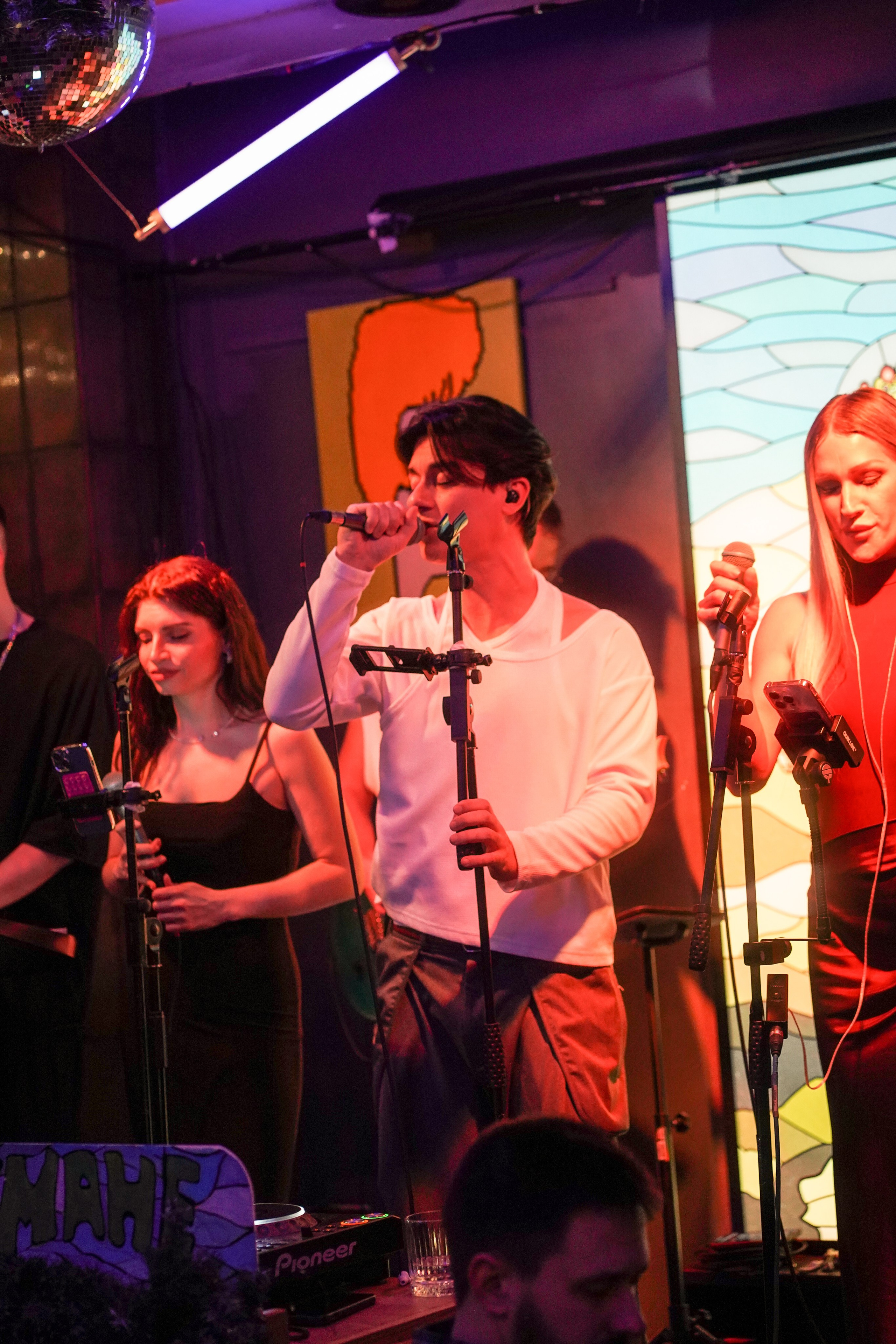 Бар Собаки в тумане. Фотограф