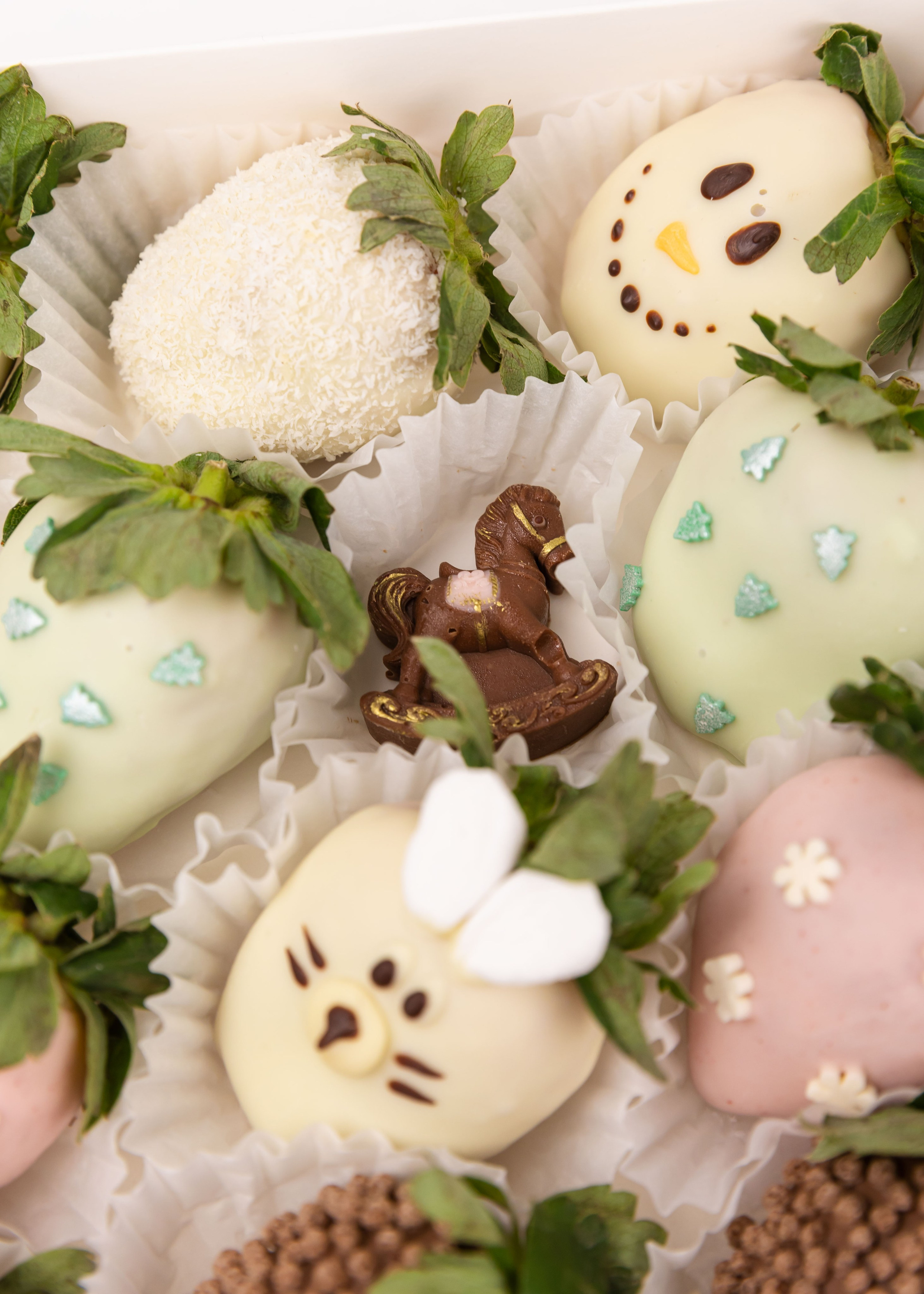 26.11.2025 Новогодние наборы и букеты, Клубникисс. ФОТОГРАФ ВИНОГРАДОВА ДАРЬЯ