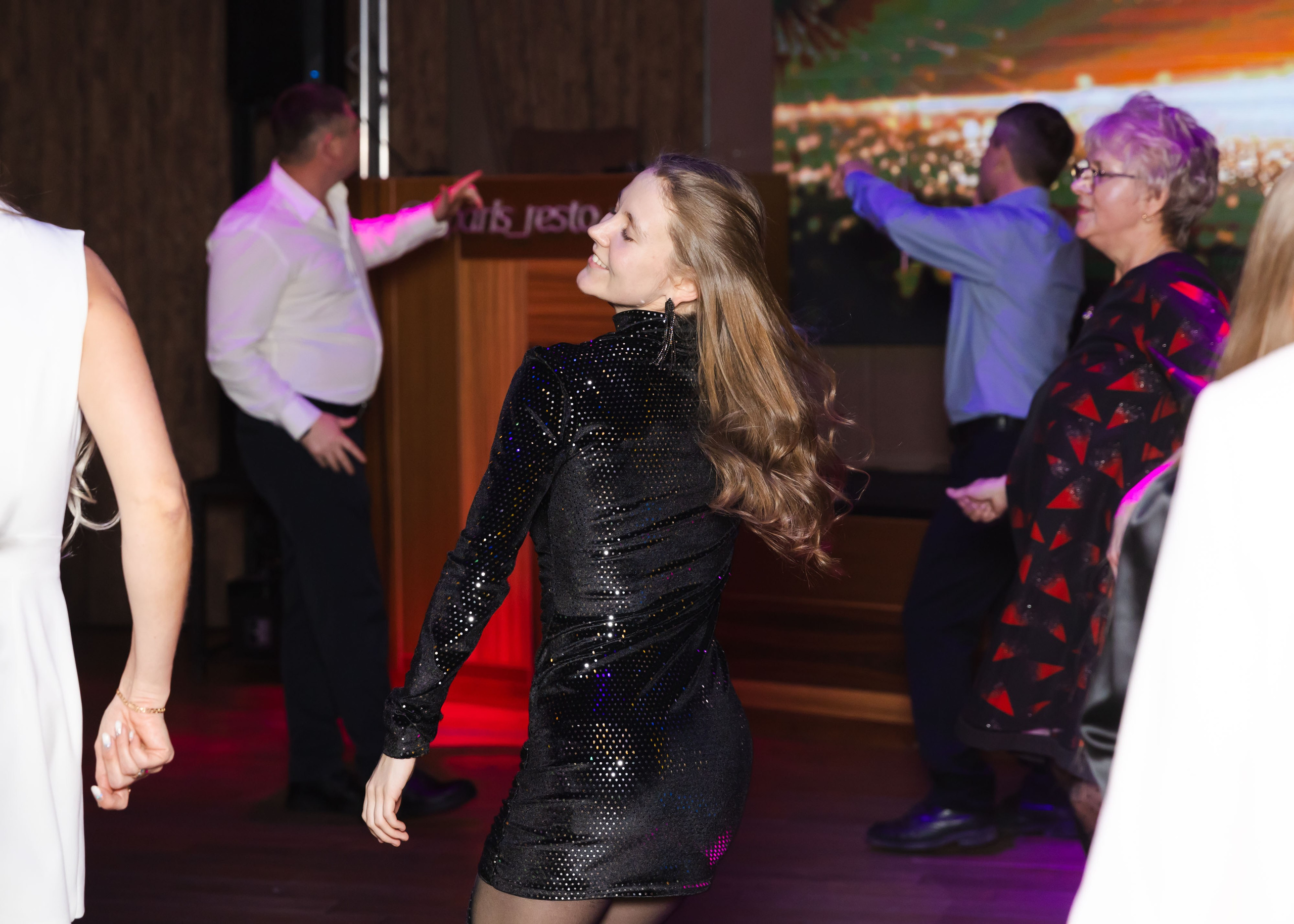 Предновогодка кипарис 2025. ФОТОГРАФ ВИНОГРАДОВА ДАРЬЯ