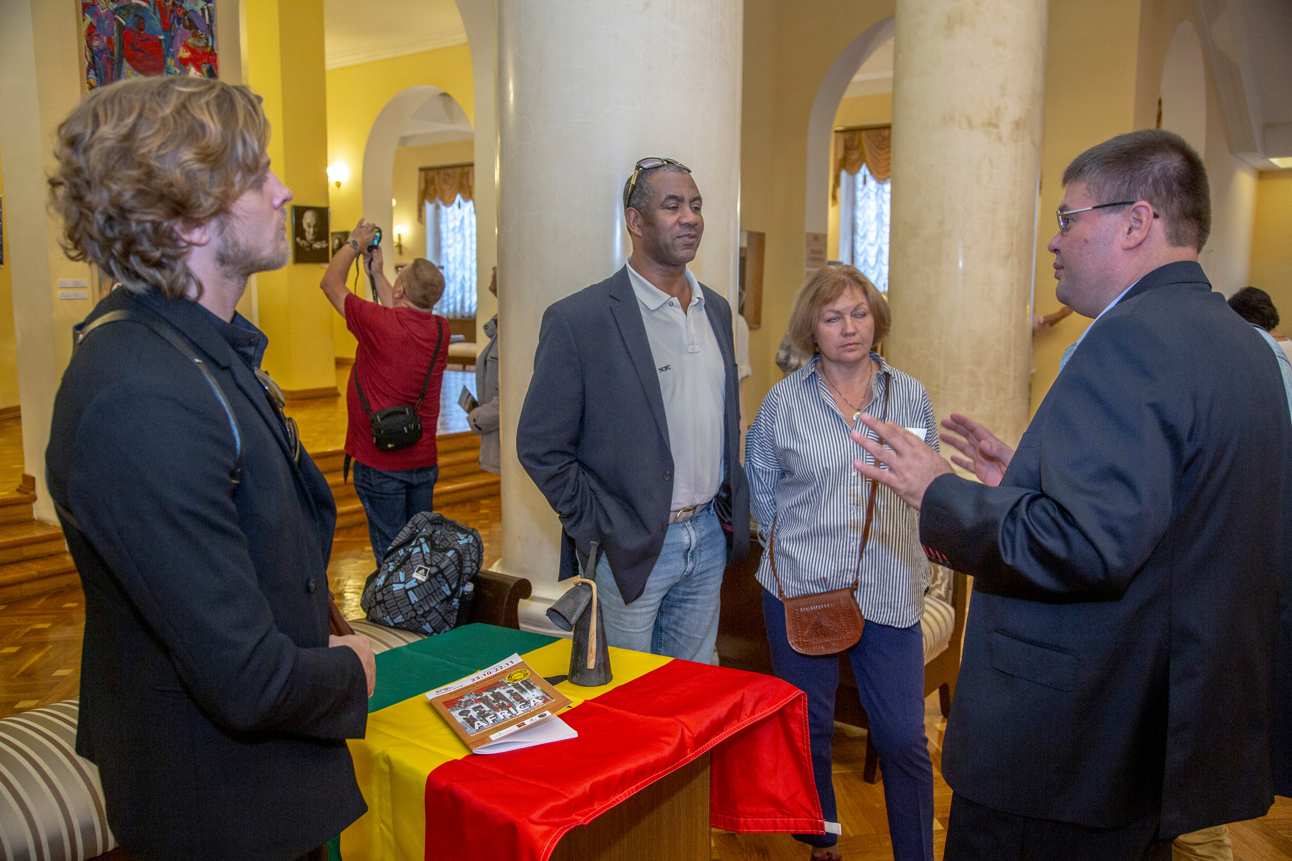 Открытие выставки современного искусства Африки в Зимнем театре г. Сочи. Фотограф в Сочи Юрий Шептаев