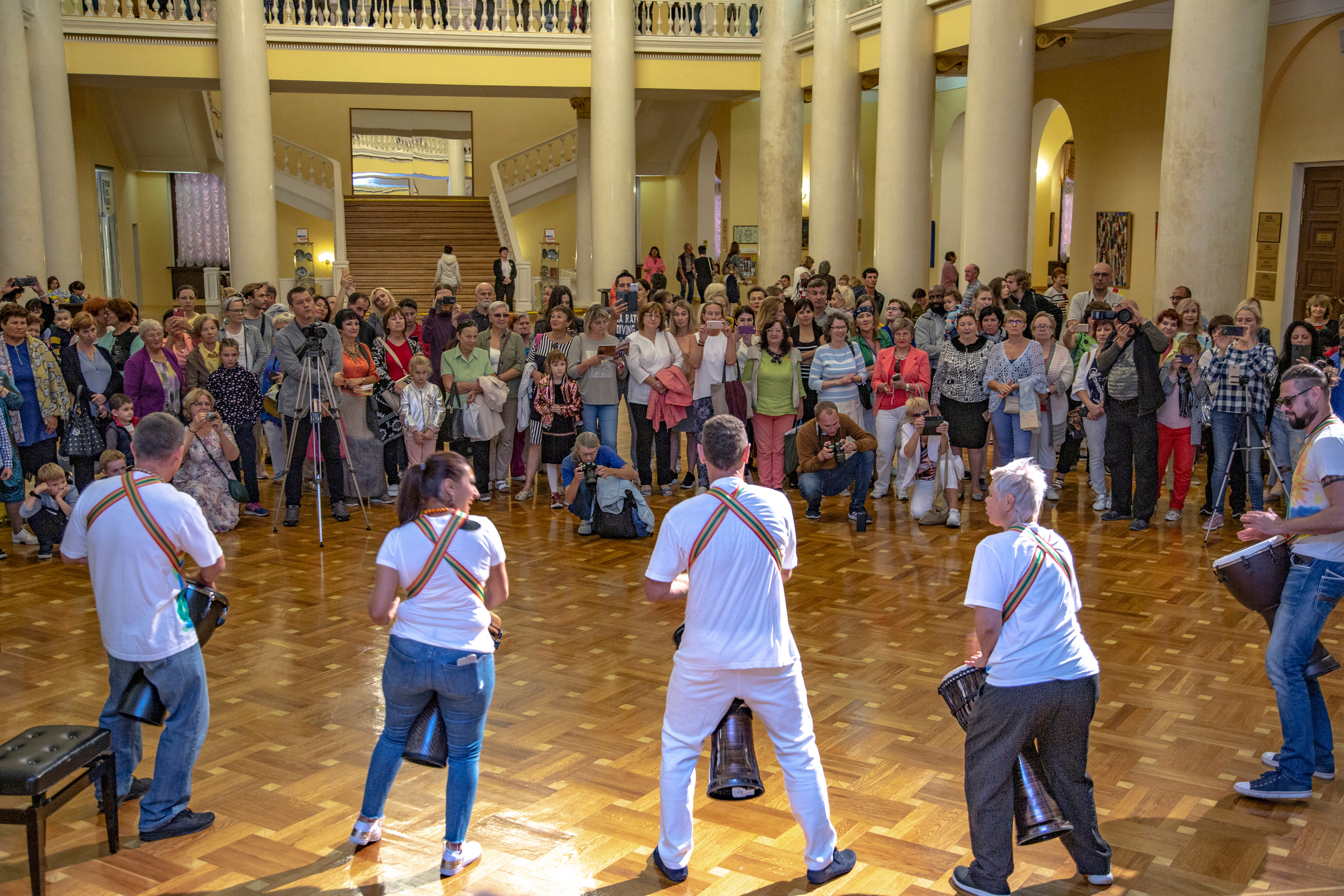 Открытие выставки современного искусства Африки в Зимнем театре г. Сочи. Фотограф в Сочи Юрий Шептаев