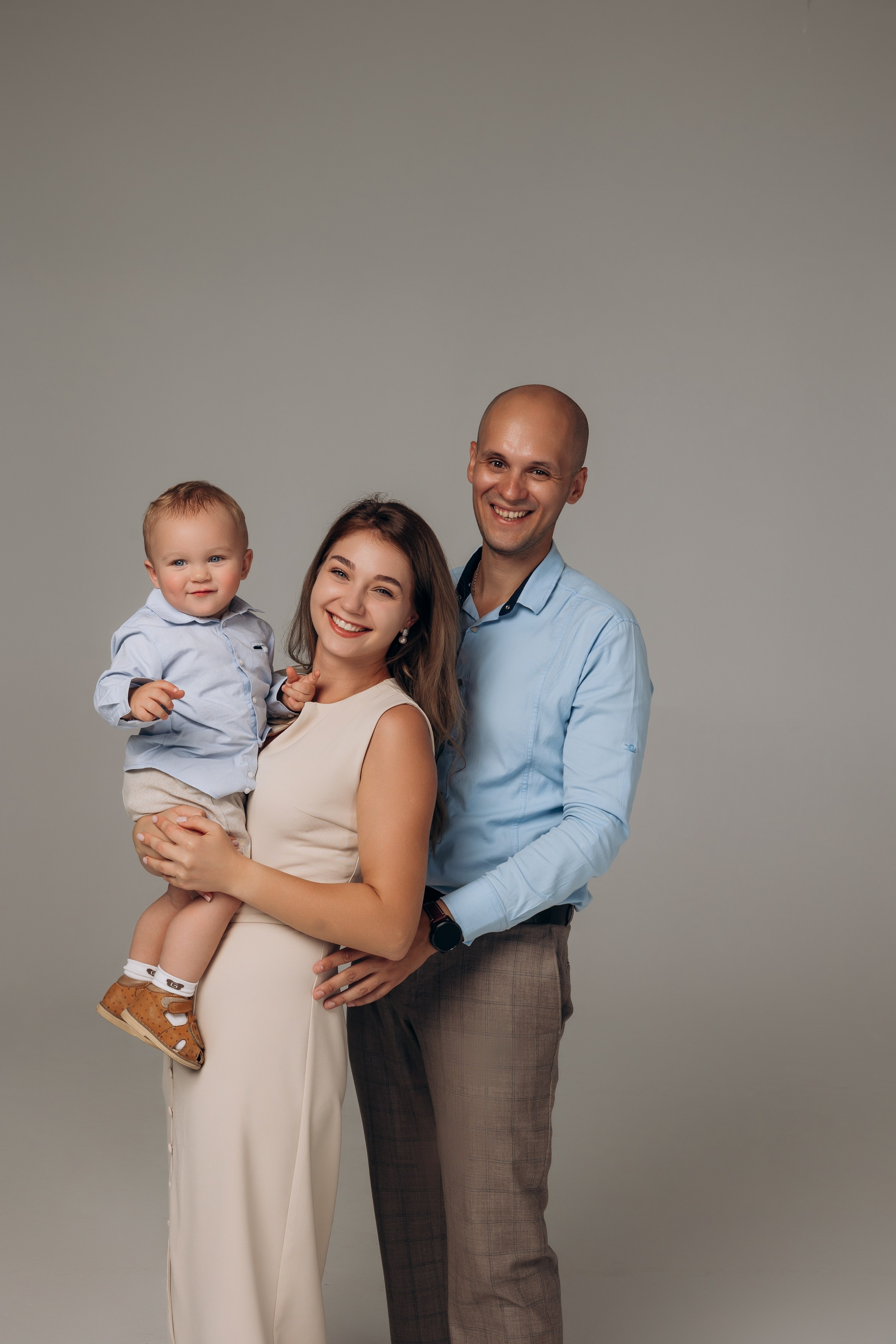 Анастасия и семья. Фотостудия Нюд. Фотограф в Калининграде свадебная фотография, репортажная, фотосессии