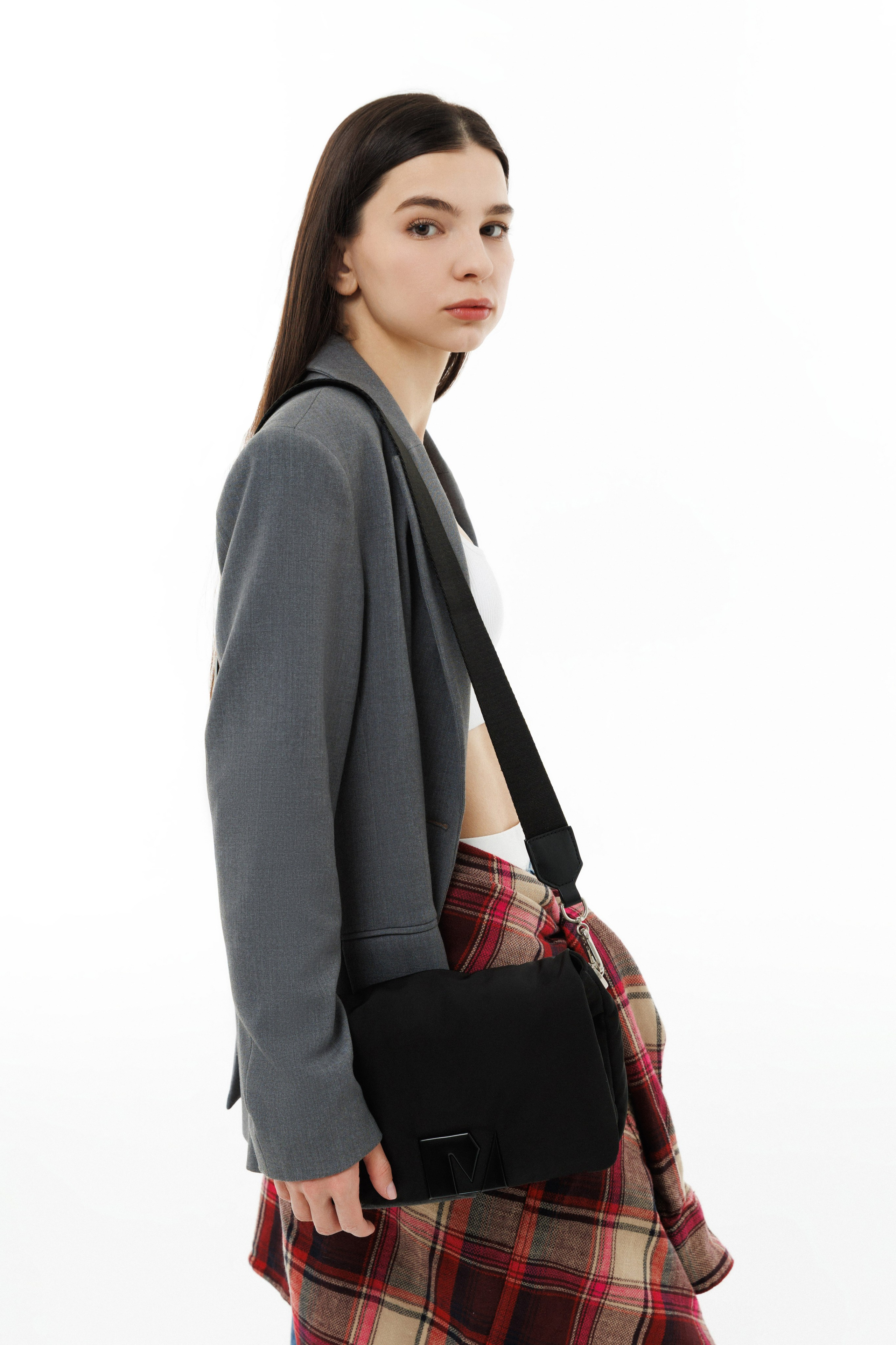 Каталожная фотосъемка на циклораме с моделью под ключ