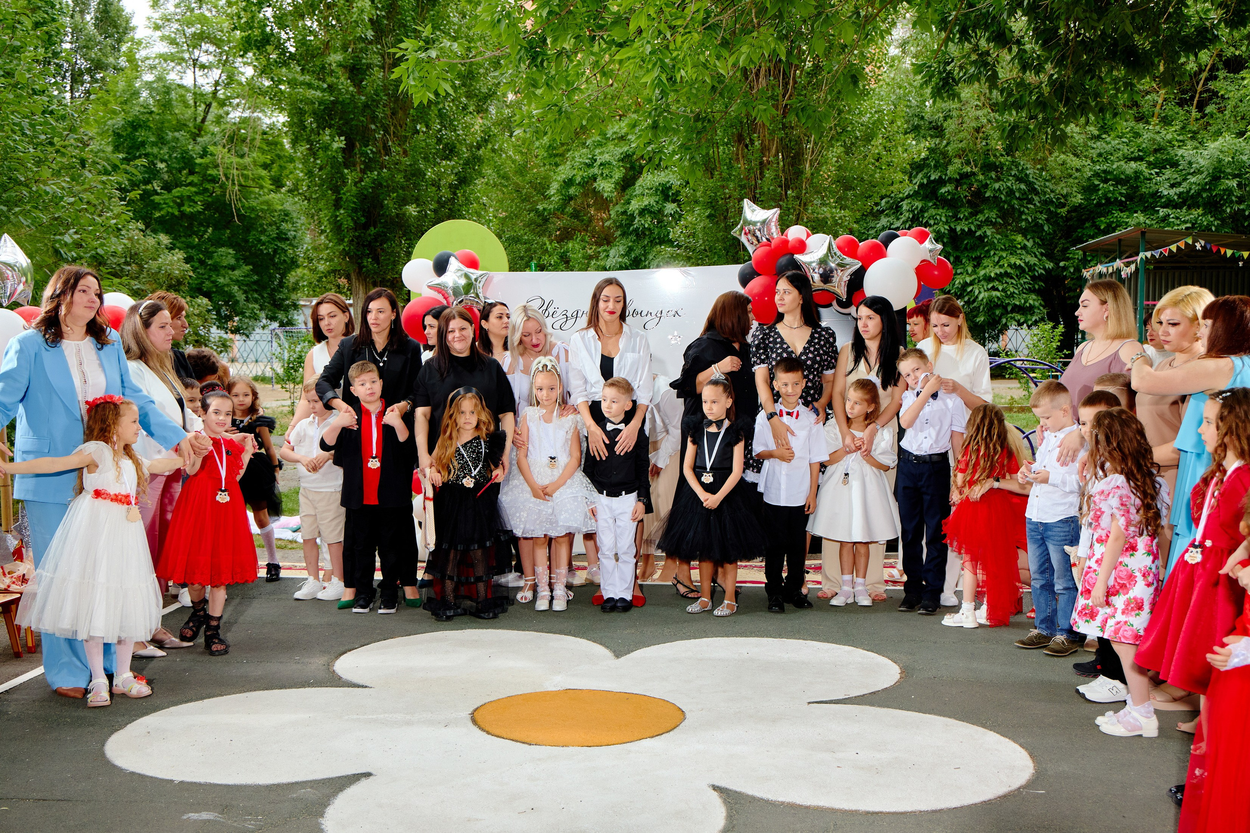 Выпускной 45 сад. Фотограф Выпускные альбомы Таганрог Сергей Коробченко