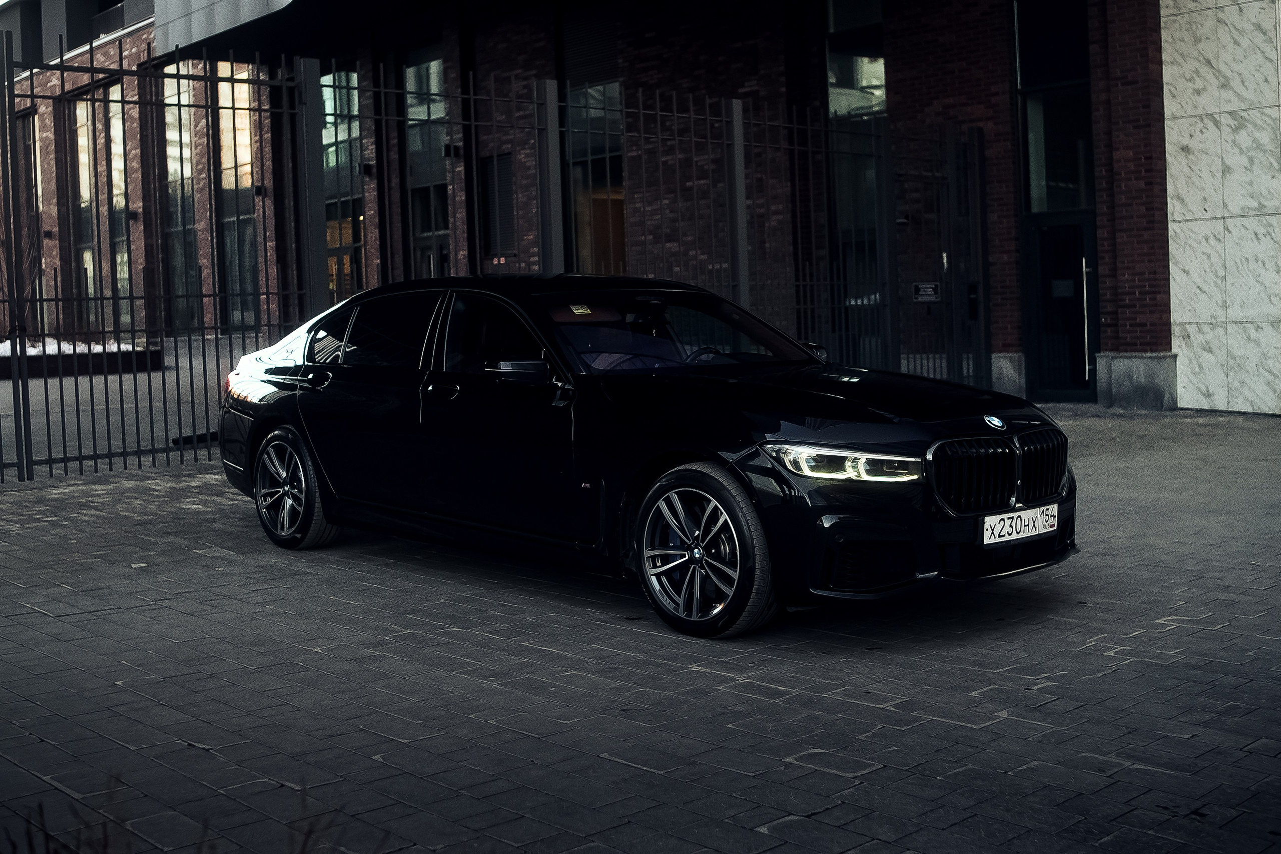 BMW 760Li. Фотограф в Новосибирске Владислав Унтерберг