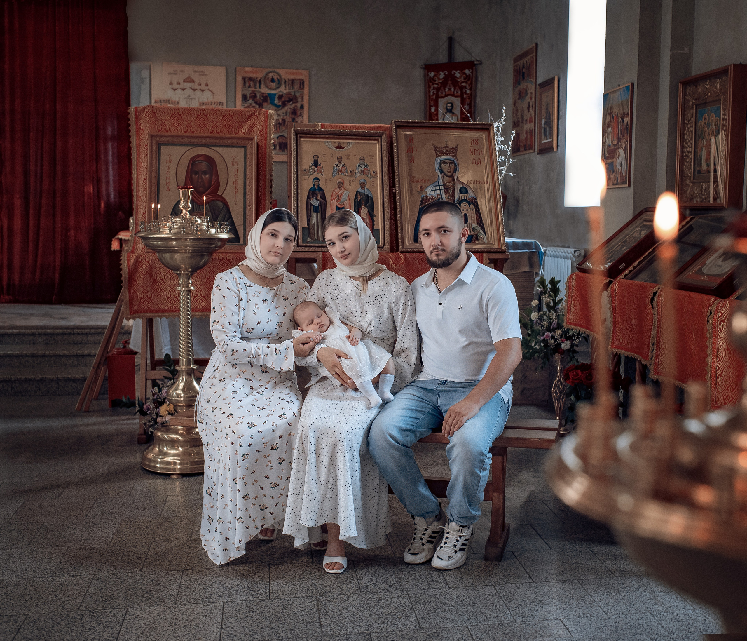 Крещение Василисы в храме исповедников и новомучеников Российских. Фотографы крещения/венчания  Красноярск Татьяна и Вячеслав Переваловы