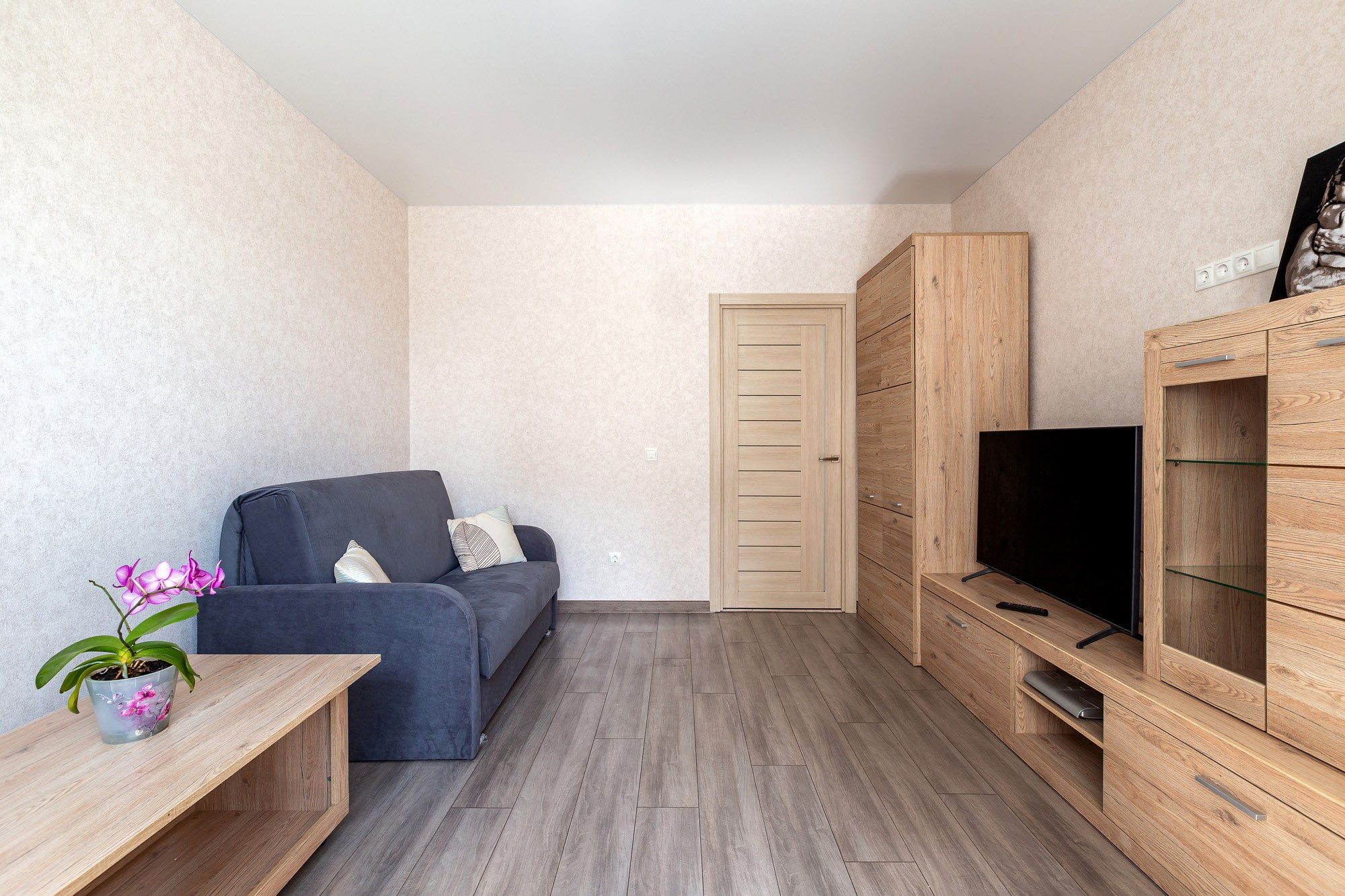 Домодедово. Квартира в теплых тонах на продажу. Интерьерный фотограф в Крыму