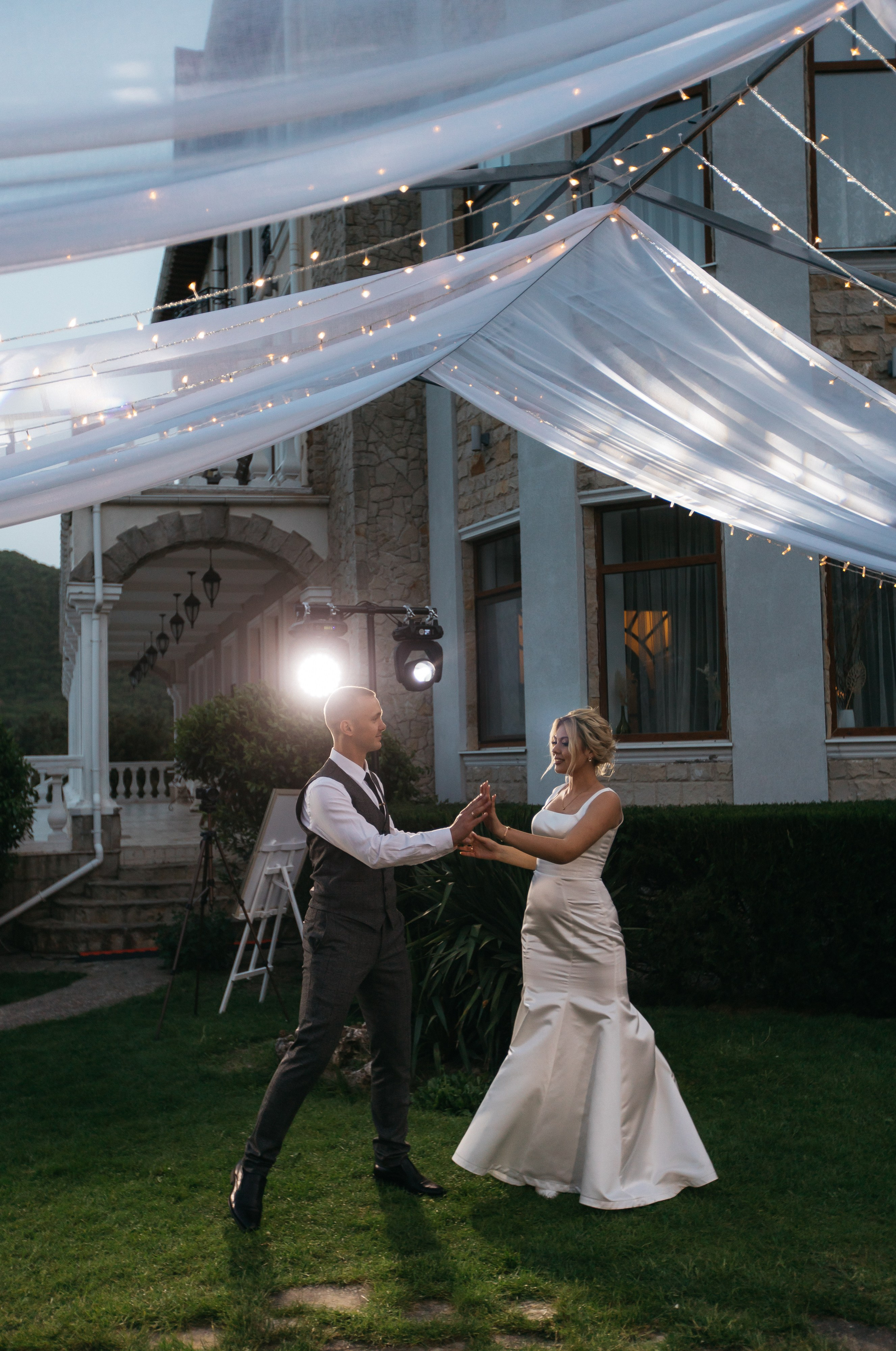 Денис и Алина. Белый замок. Фотограф Анна Лейман. Севастополь