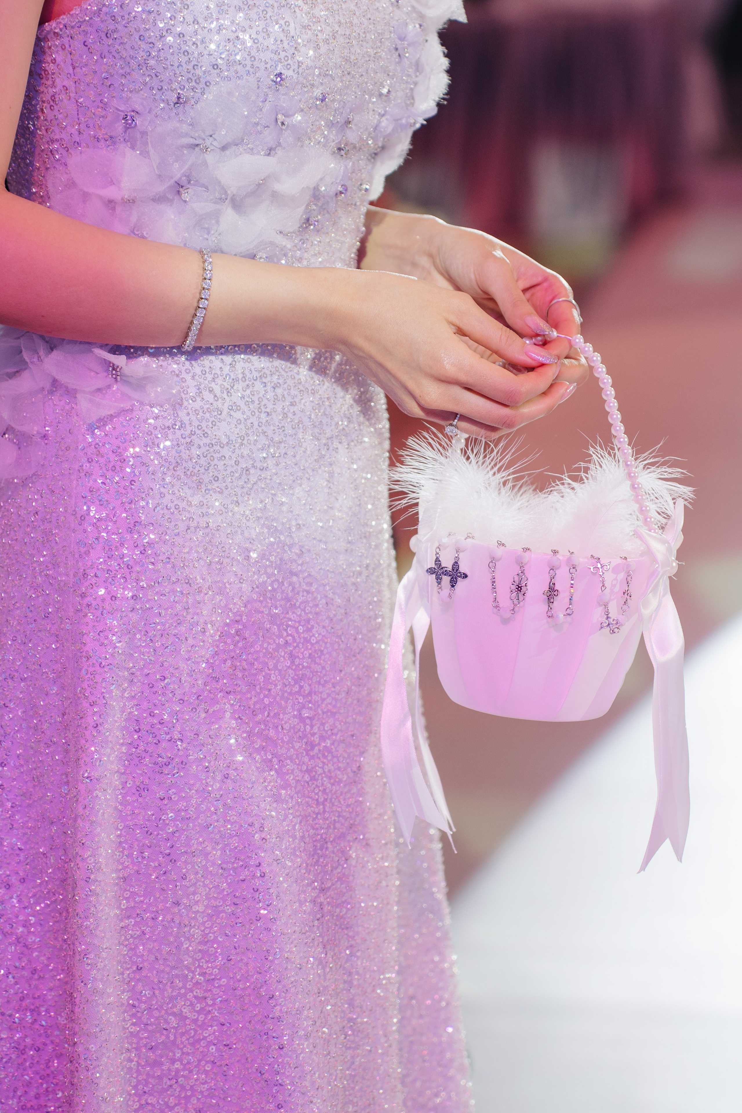 Ay-Dana Uzatu. ___________________________________________________