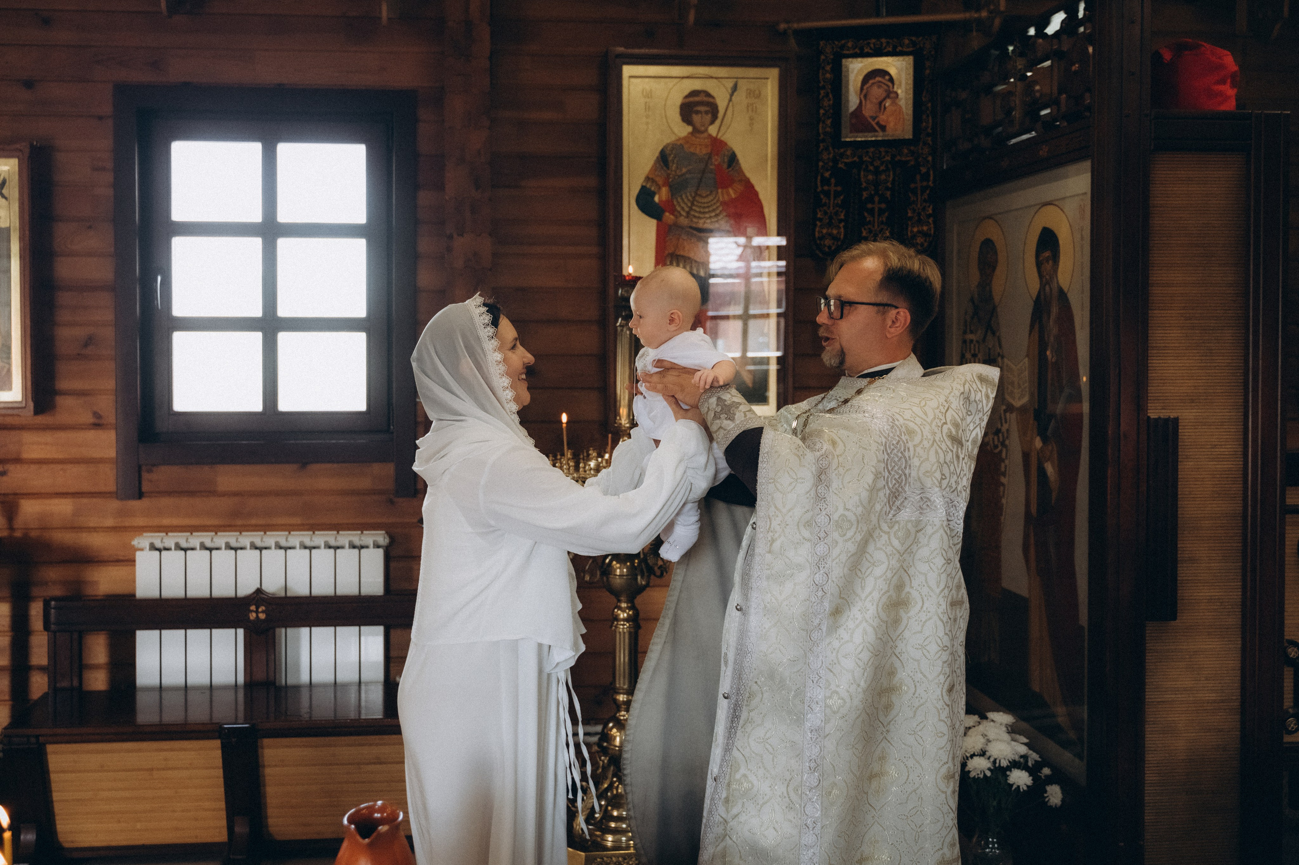 Крещение Марка (ХРАМ СВЯТИТЕЛЯ НИКОЛАЯ ЯПОНСКОГО). Семейный фотограф в Минске Дарья Дреко