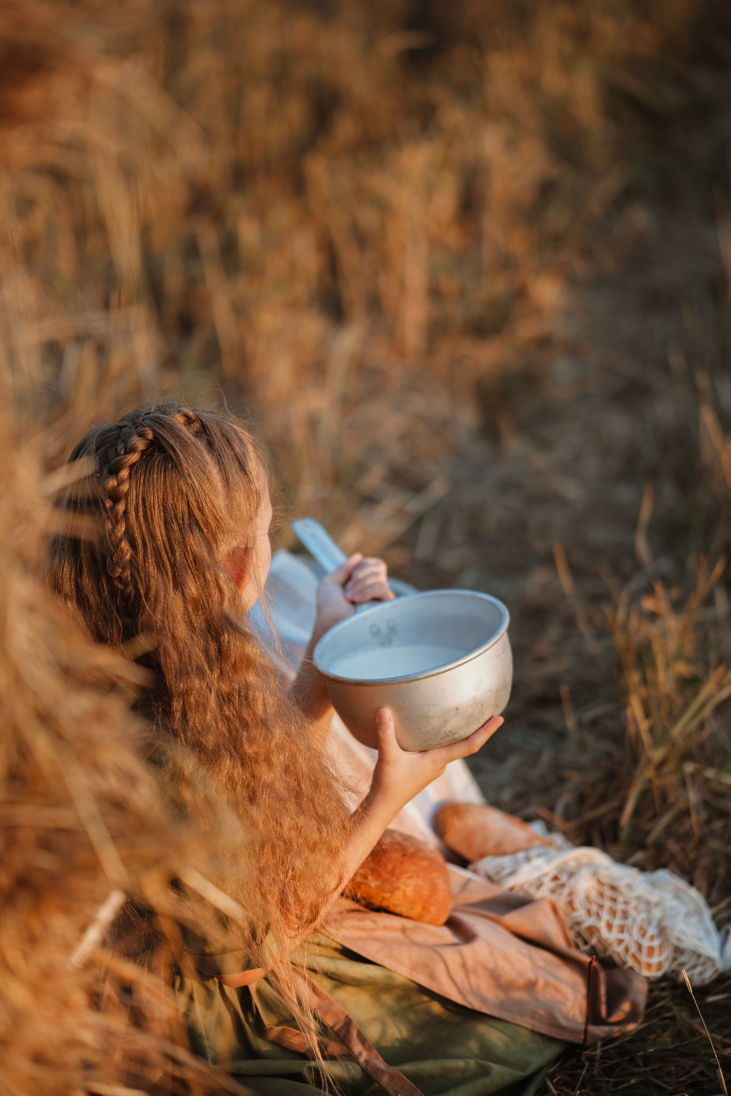 По полюшку. Фотограф новорожденных в Брянске Анжелика Прохоренкова