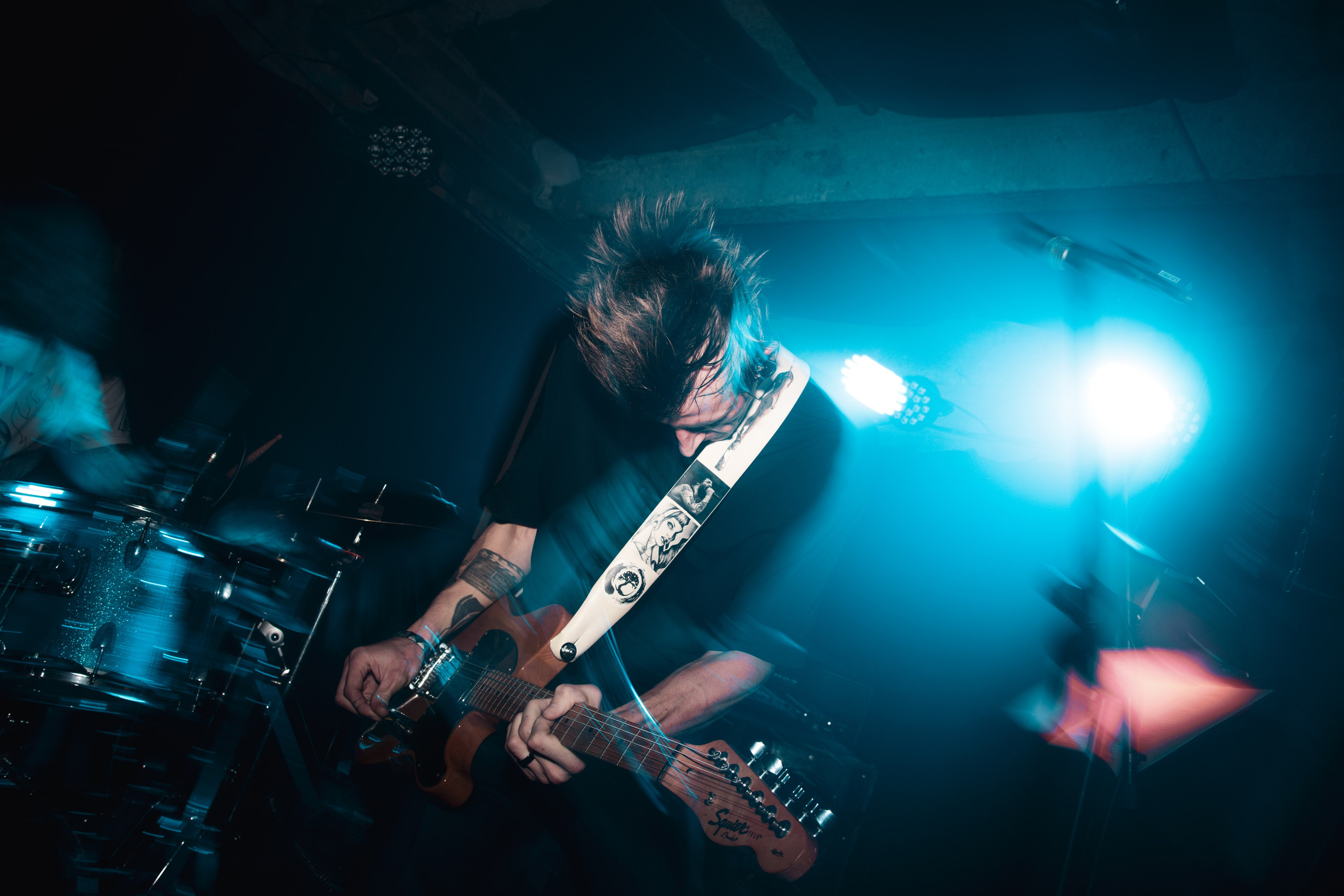 Laugar & Шумы Штормовых Широт & Пожары На Дальнем Севере 11.10.2025. Репортажный фотограф в Москве Legiodot