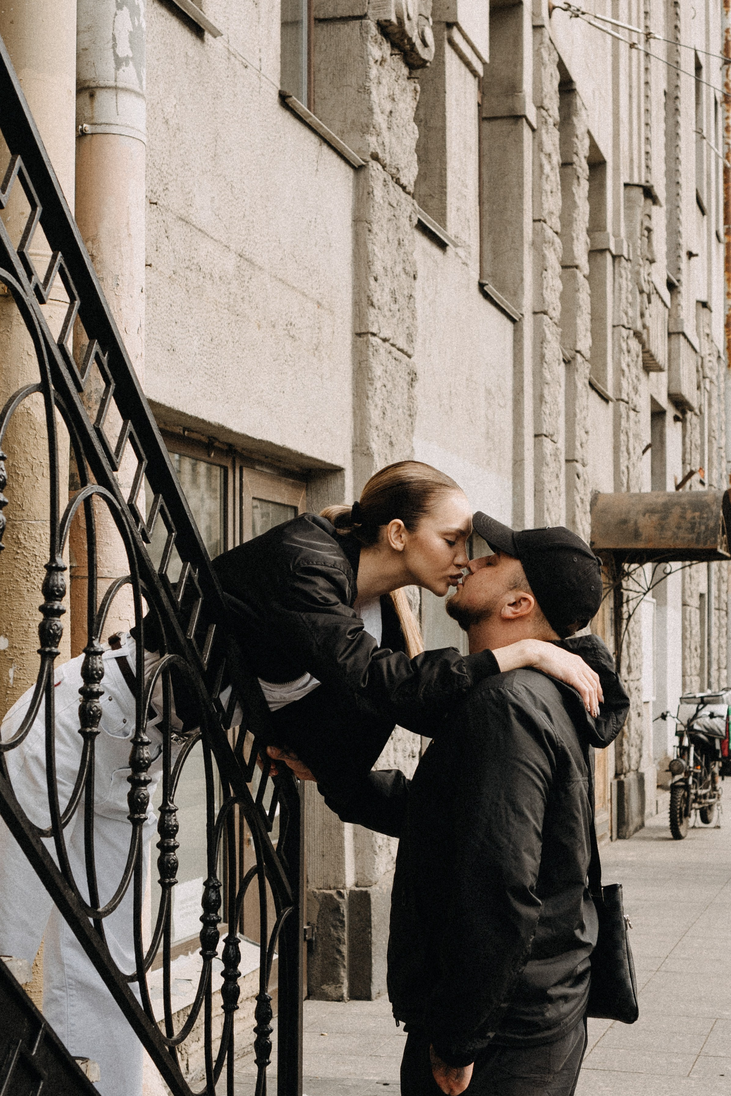 МЫ ГУЛЯЛИ ПРО КРЫШАМ ПИТЕРА. Профессиональный фотограф, Санкт-Петербург — Виктория Богомолова