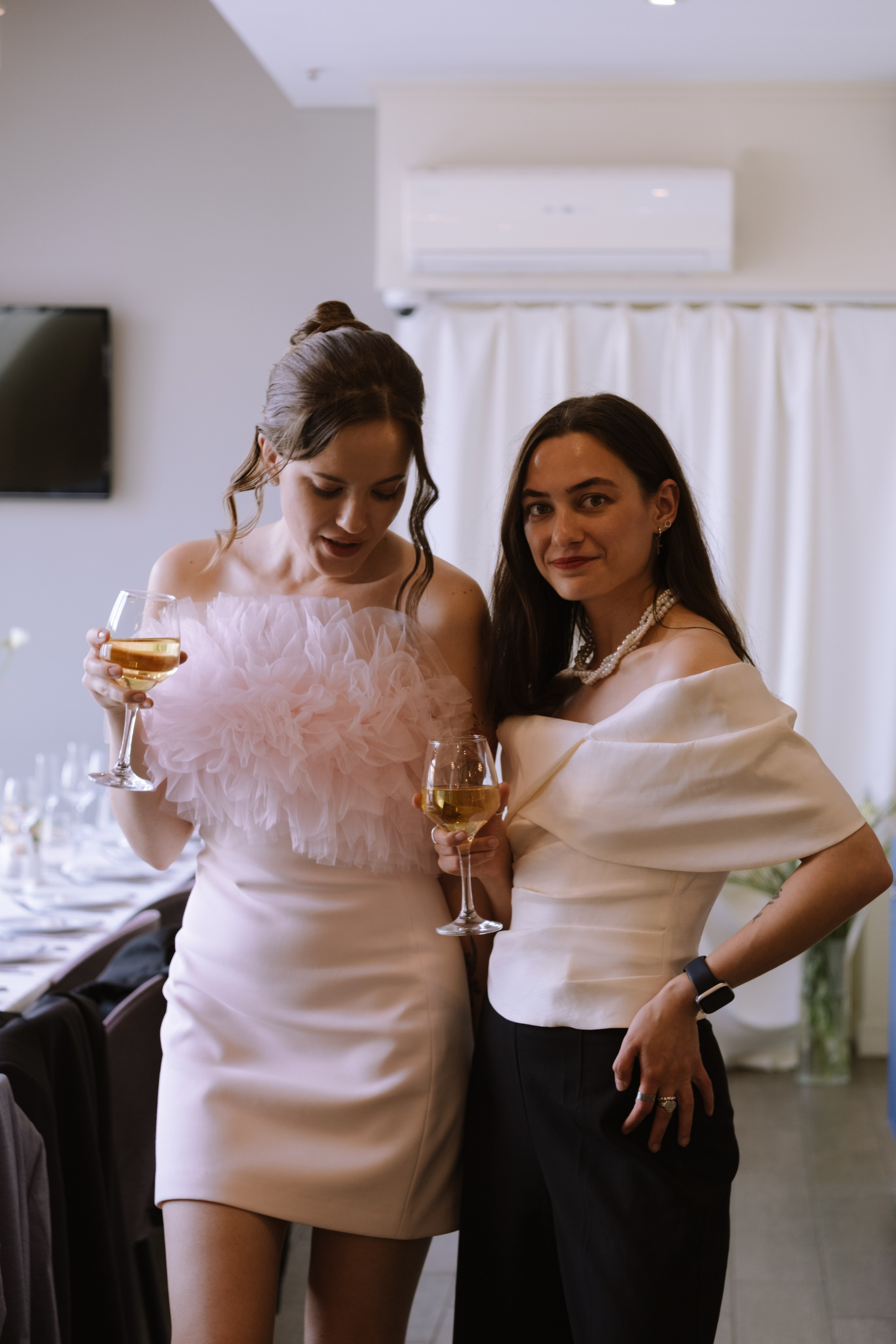 СВАДЕБНЫЙ БАНКЕТ НА ВЛАДИМИРСКОЙ В САНКТ-ПЕТЕРБУРГЕ (КАМЕРНАЯ СВАДЬБА). Профессиональный фотограф, Санкт-Петербург — Виктория Богомолова