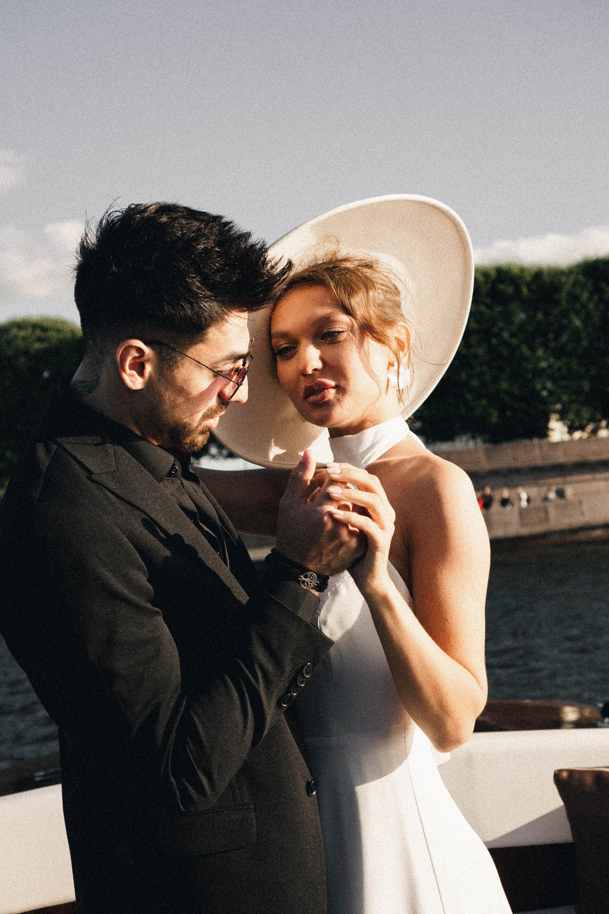 СВАДЕНБНАЯ СЬЕМКА НА КАТЕРЕ ПО КАНАЛАМ САНКТ-ПЕТЕРБУРГА И В АКВАТОРИИ НЕВЫ. Профессиональный фотограф, Санкт-Петербург — Виктория Богомолова