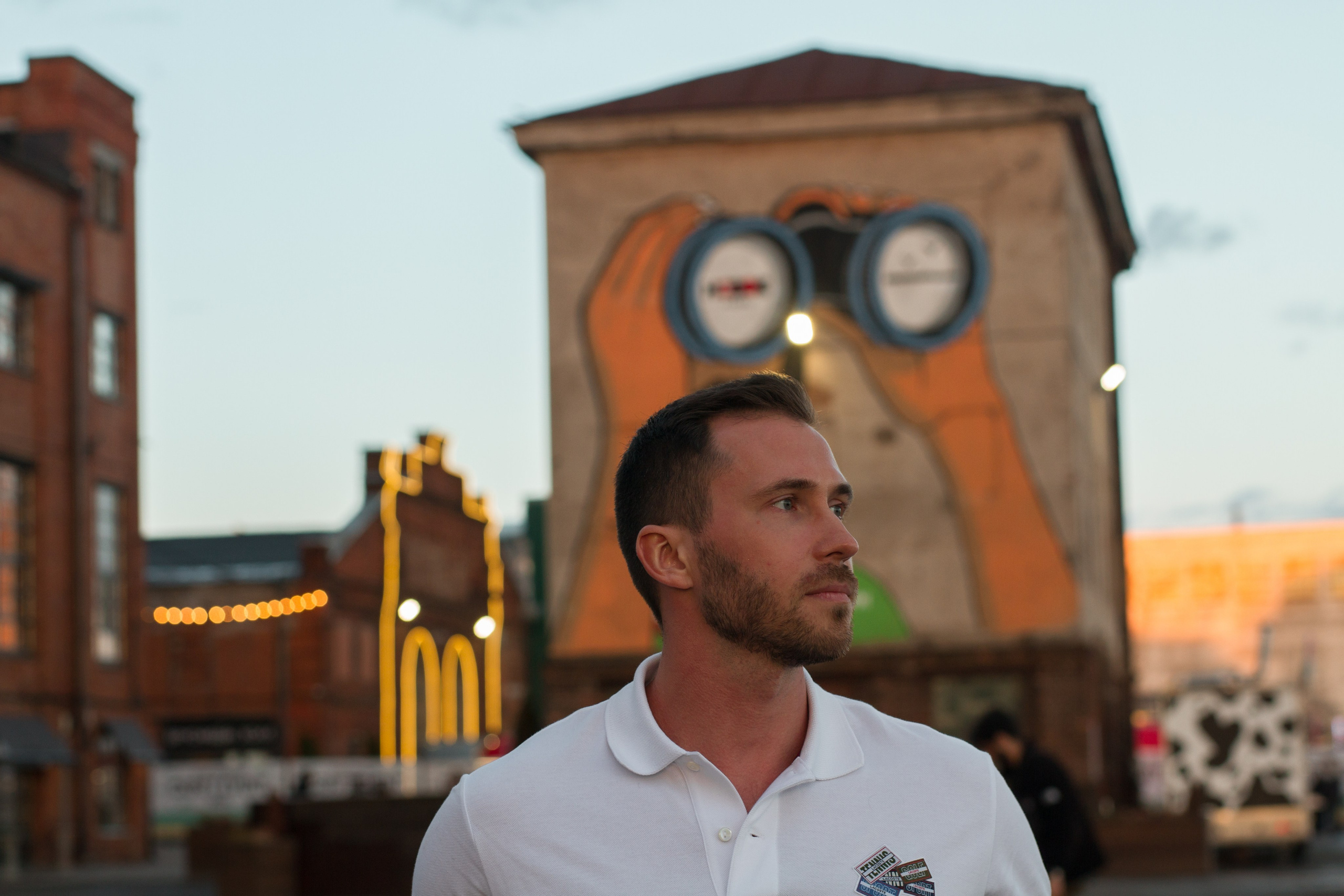 Атмосферный день рождения на закате в Севкабель лофт. Свадебный, семейный и контент фотограф в Санкт- Петербурге Елена Грие