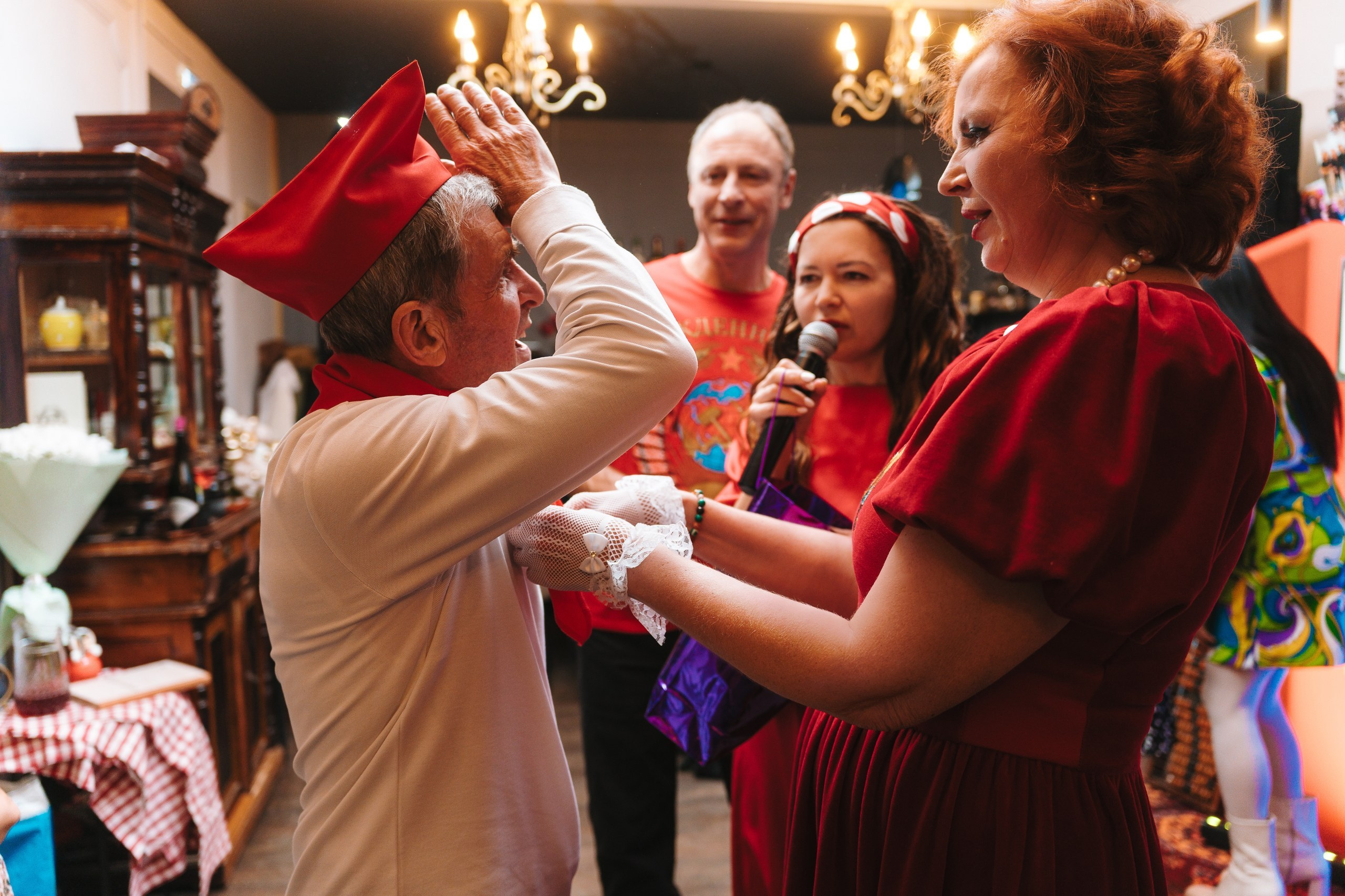 Юбилей в стиле СССР в ресторане «Маяковский» — репортажная фотосъёмка мероприятия в Уфе