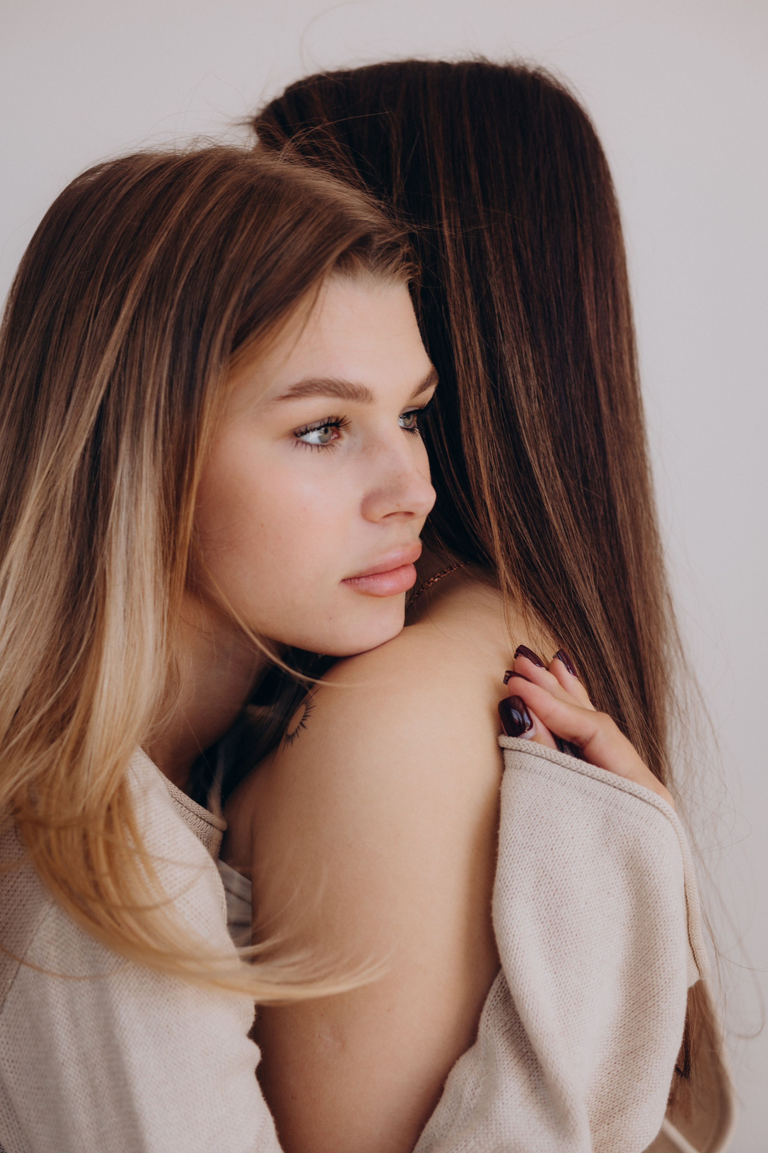 Фотосессия для контента салона красоты Бровико. Фотограф в Санкт-Петербурге Разиля Идиятуллина