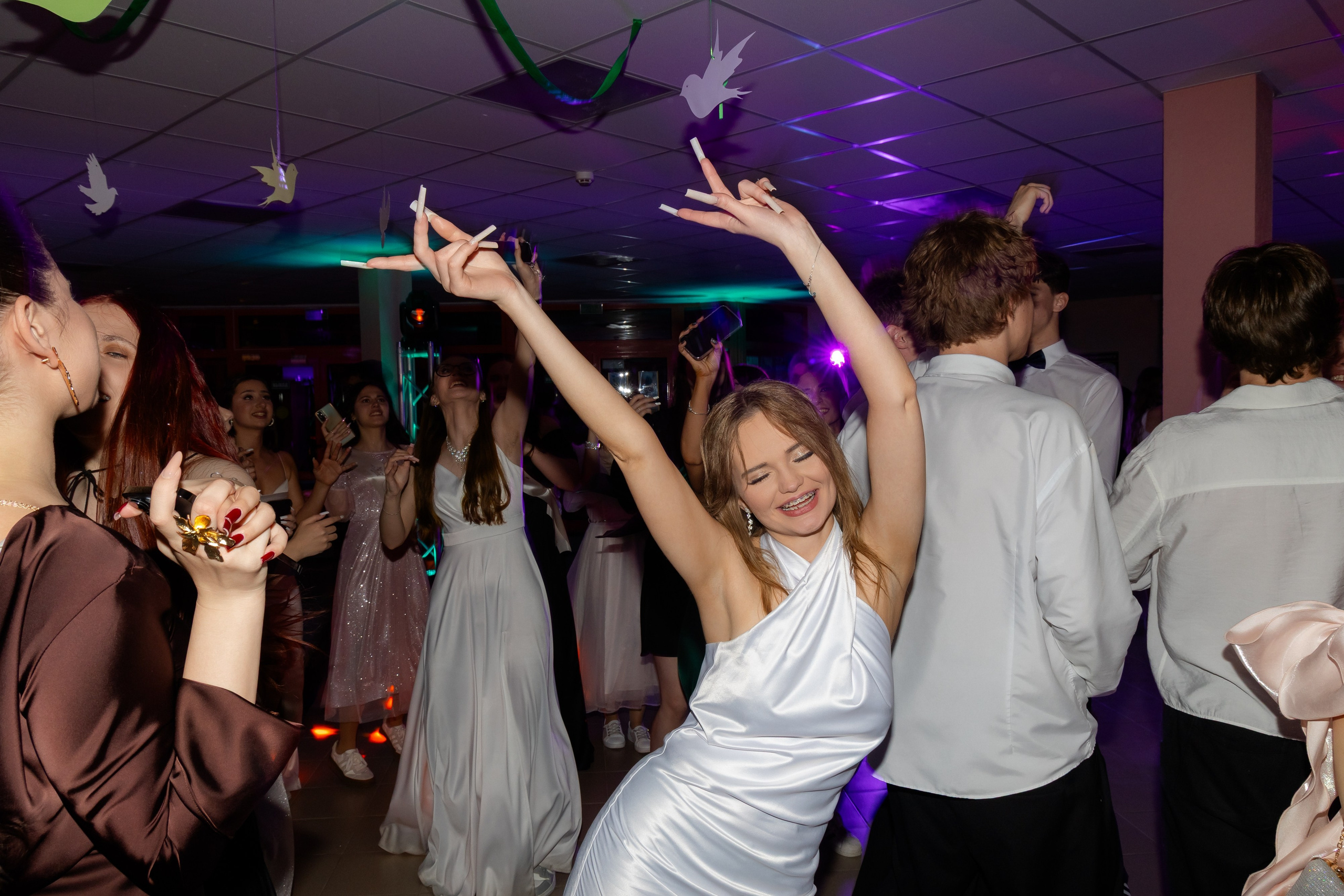 Школьный выпускной 2025 год в Минске, Беларуси. Свадебный фотограф в Минске/Беларуси Сергей Спиридонов