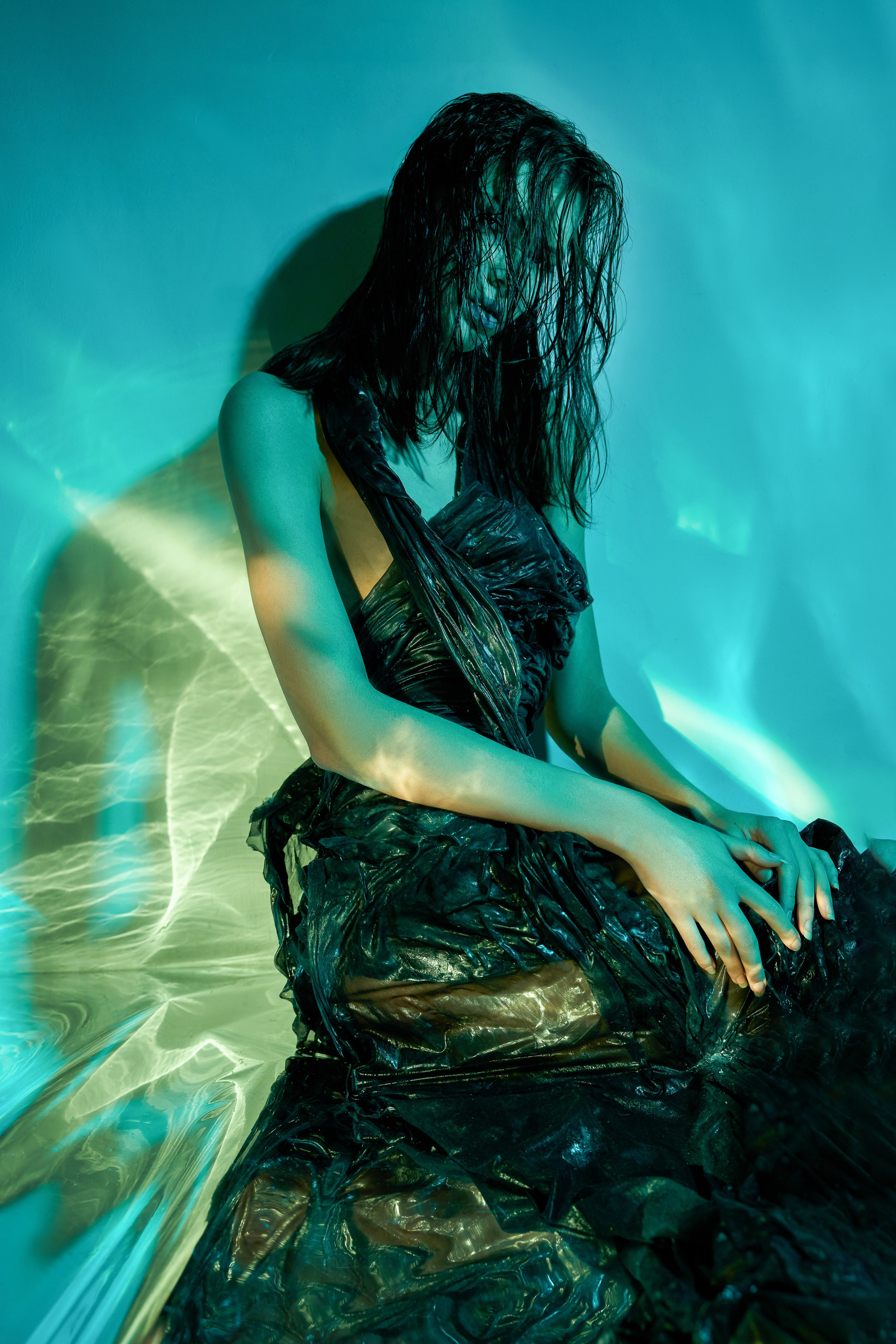 Съёмка с цветным освещением и гибкими зеркалами. Портретный фотограф в Санкт-Петербурге Дария Сыч