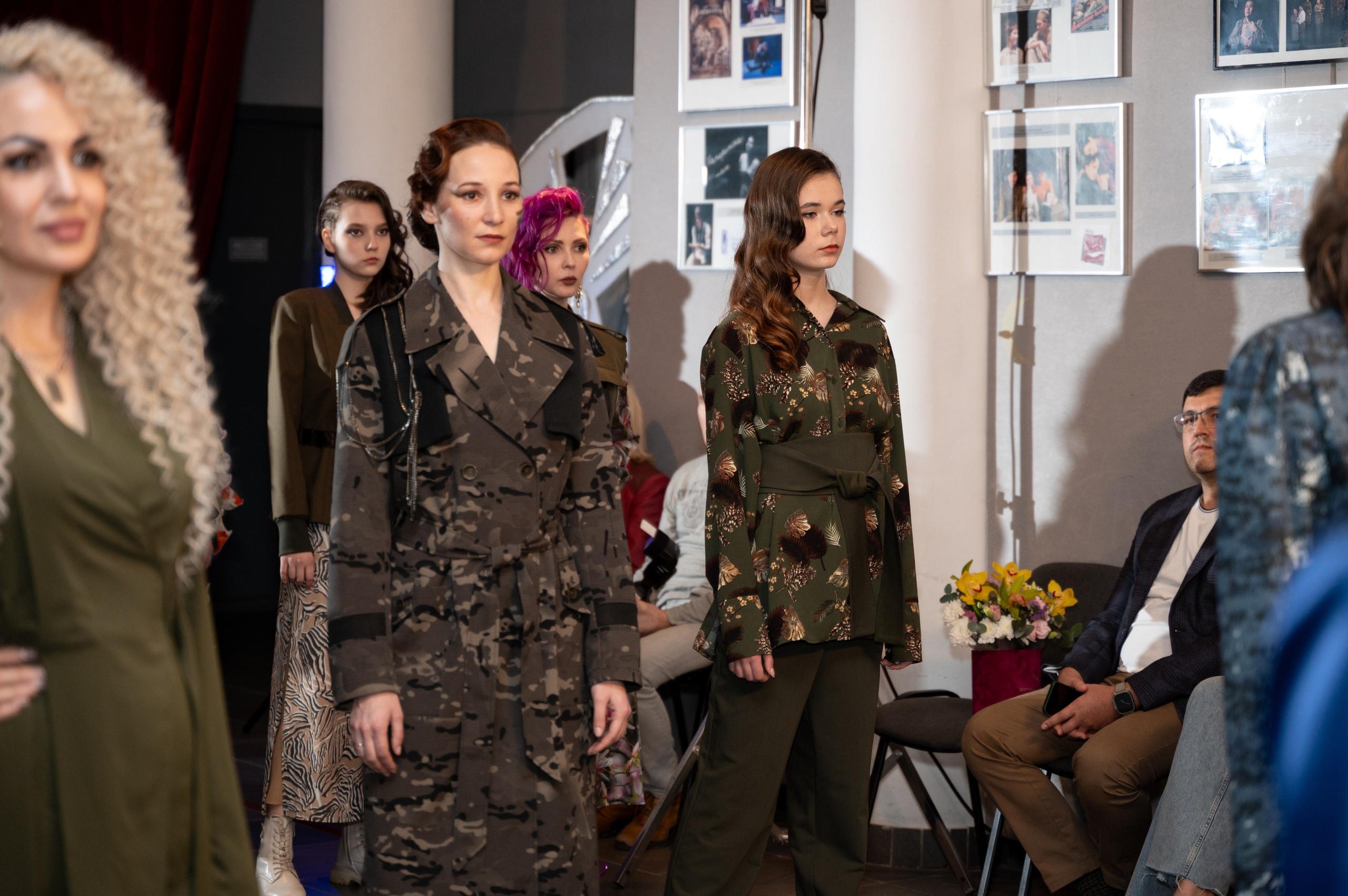 Закрытый показ милитари «Своя трансформация» дизайнера Юлии Бойченко | 24.04.2025. Фотограф в Омске Елизавета Кириллова