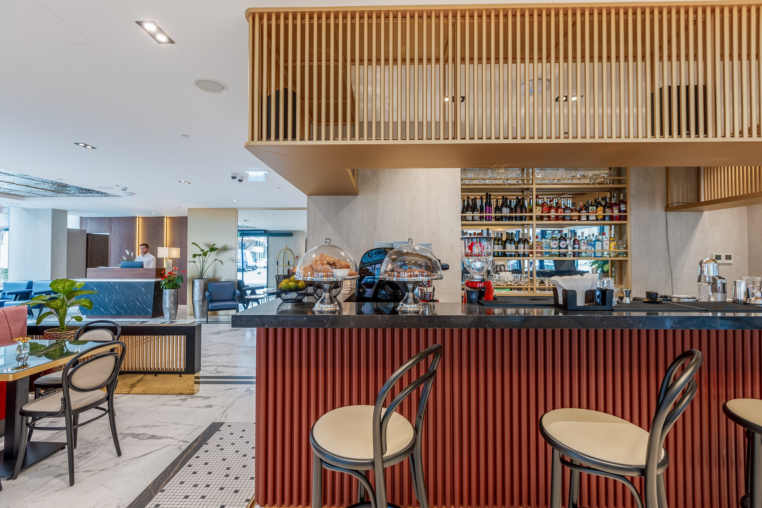 HOTEL PIAZZA EPIGRAPH (BATUMI). Режиссёр, клипмейкер, фотограф — Андрей Охота