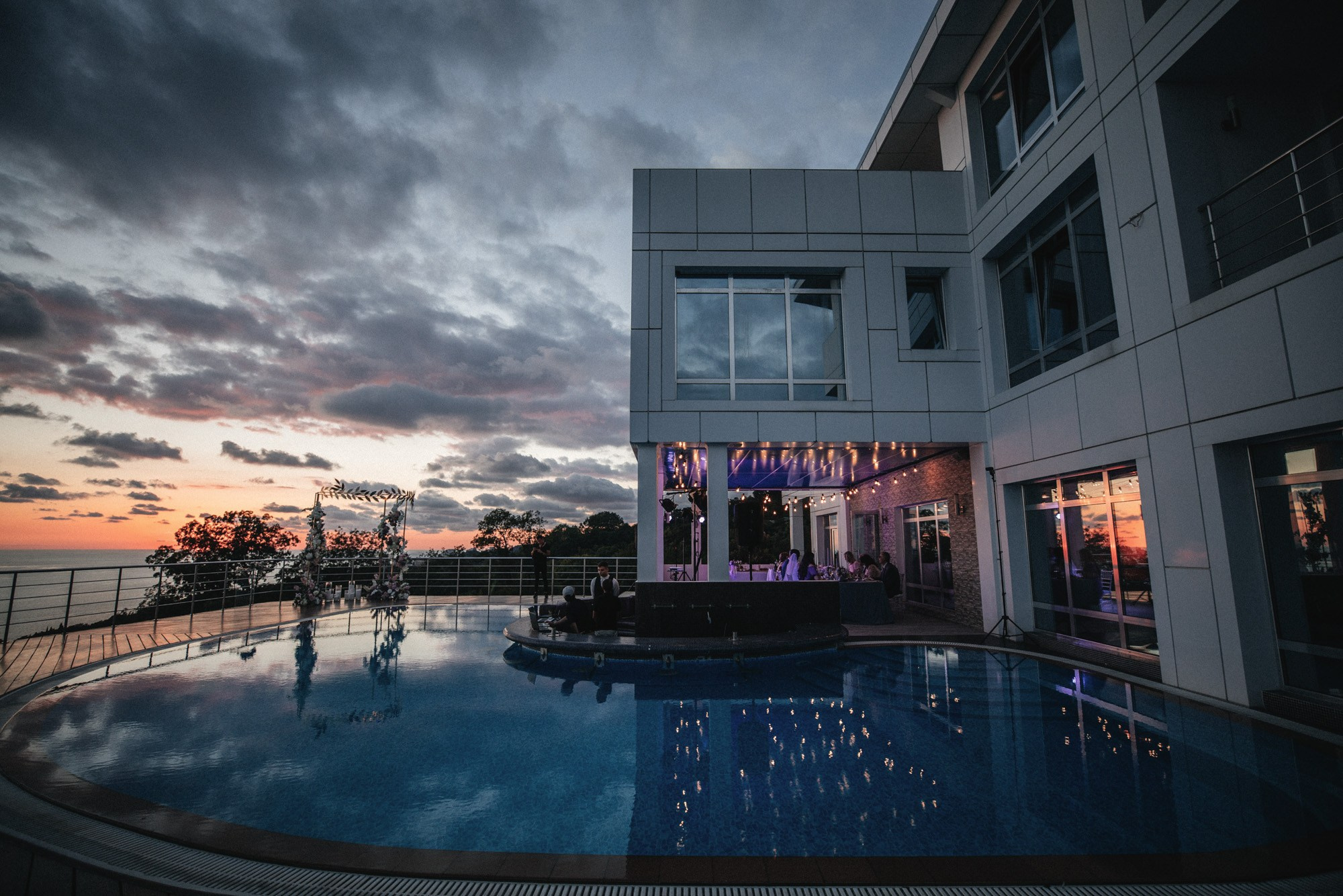 Свадебная фотосессия на вилле в Сочи. Свадебный, репортажный фотограф Дмитрий Макарченко