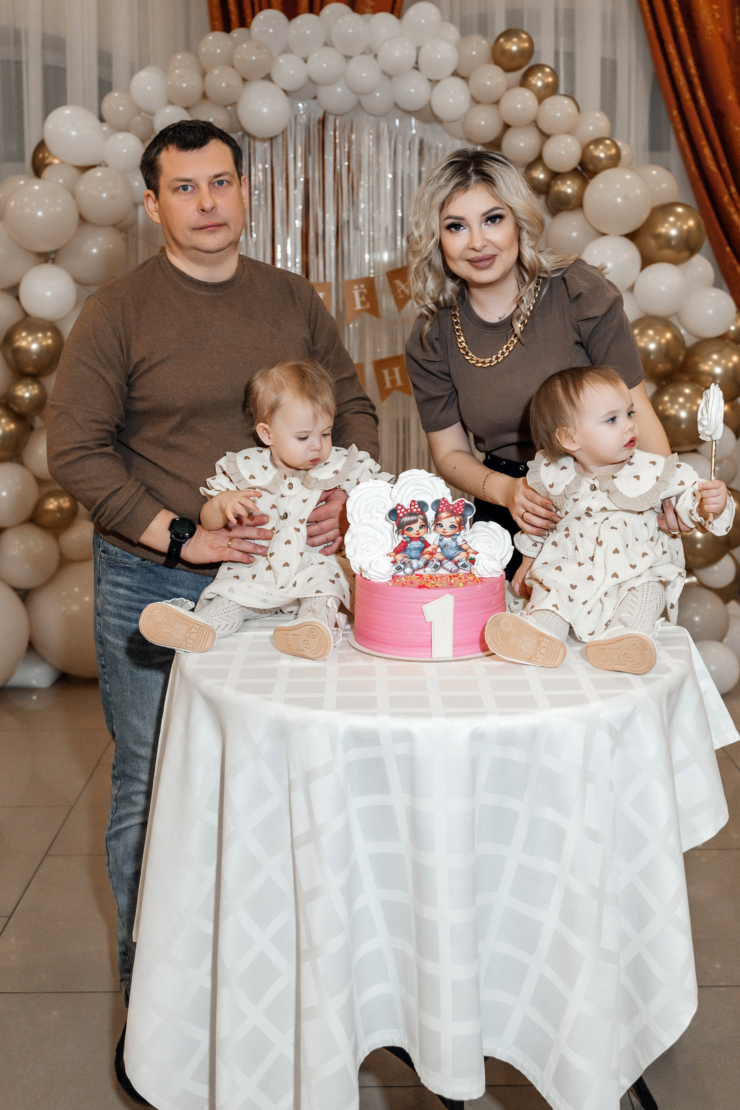 Александра и Виктория 1 годик. Семейный фотограф в Белгороде Амелина Алина