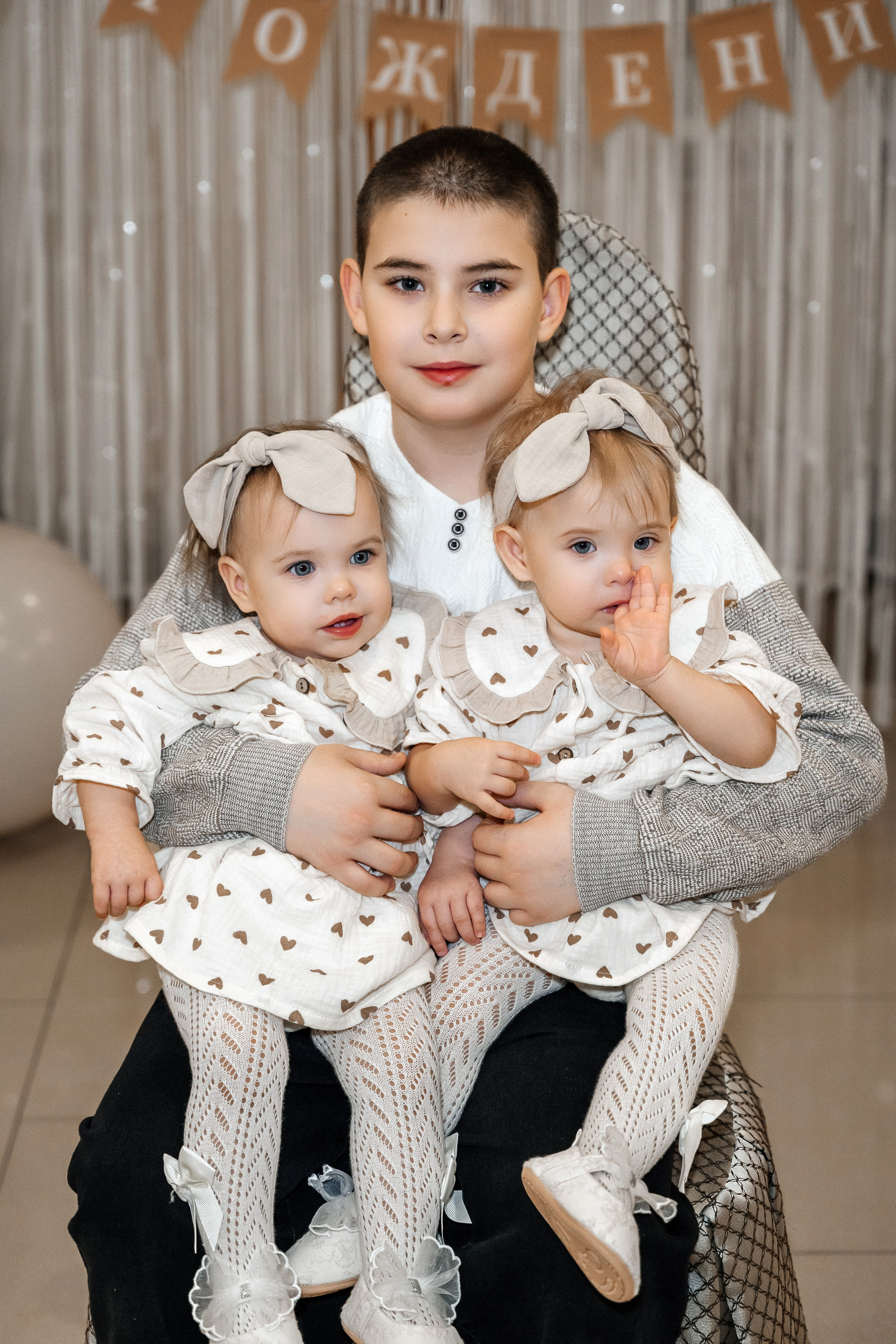 Александра и Виктория 1 годик. Семейный фотограф в Белгороде Амелина Алина