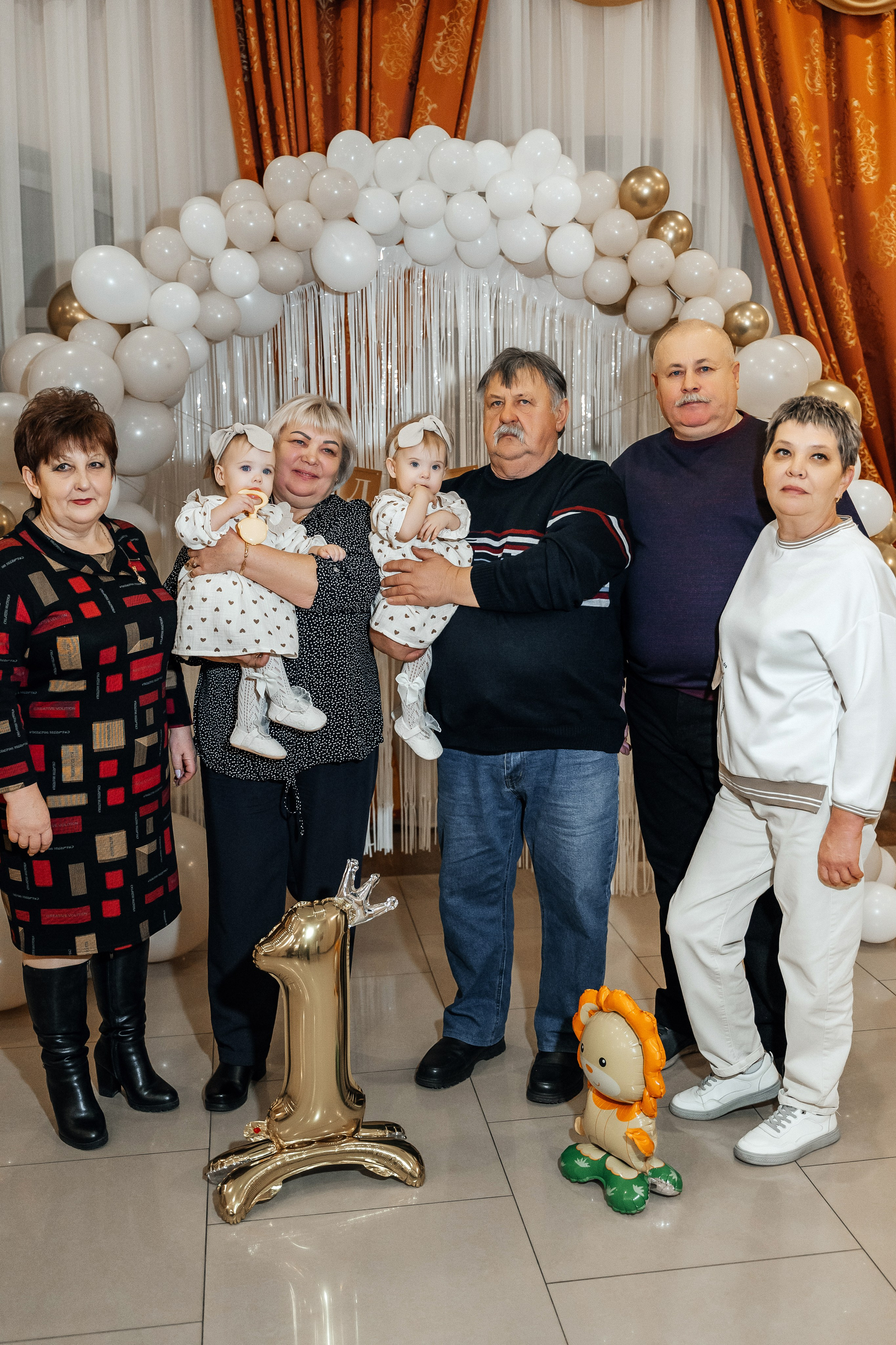 Александра и Виктория 1 годик. Семейный фотограф в Белгороде Амелина Алина