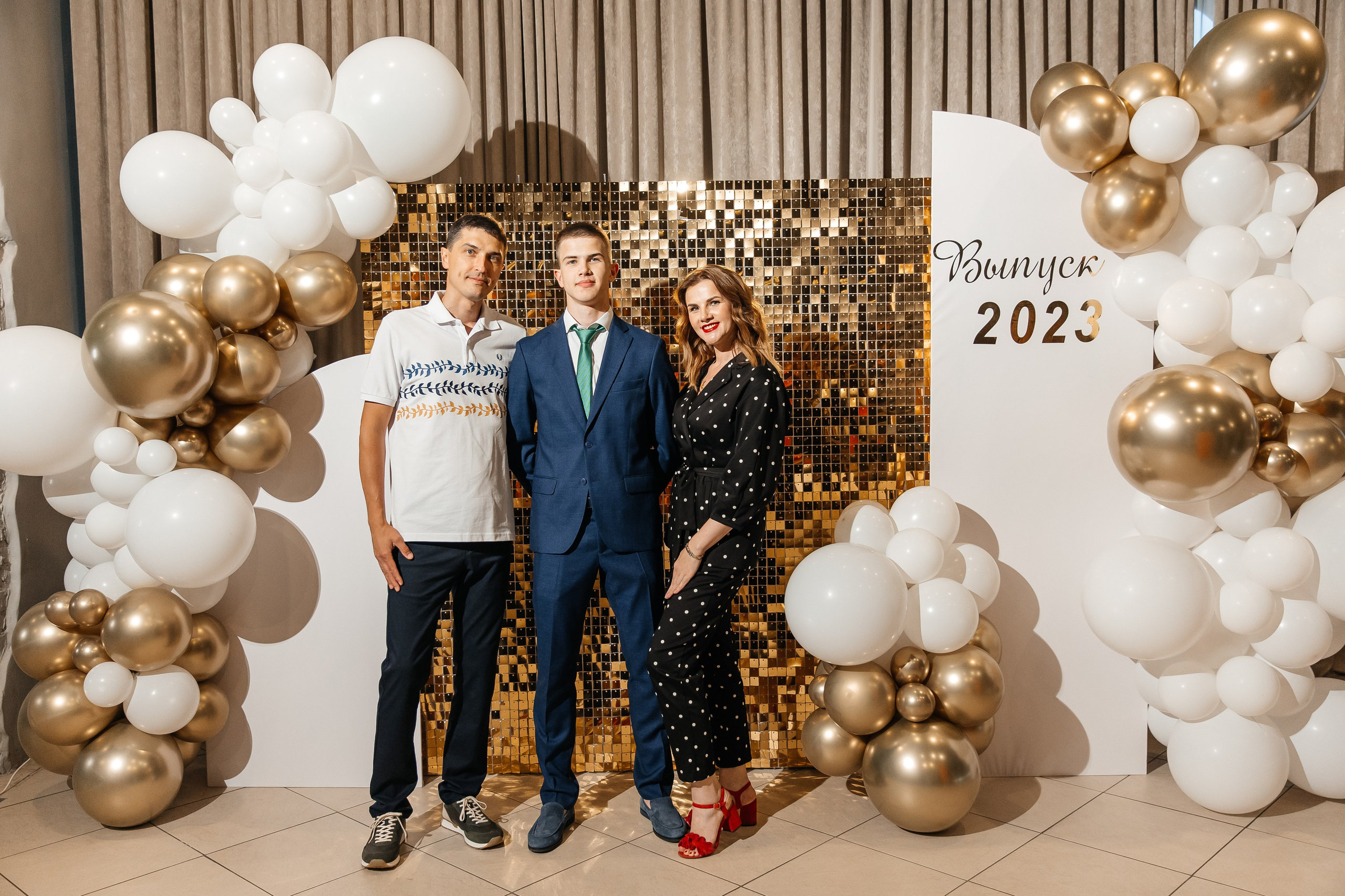 2023-06-23 Выпускной МБОУ СОШ № 10. Фотограф в Красноярске