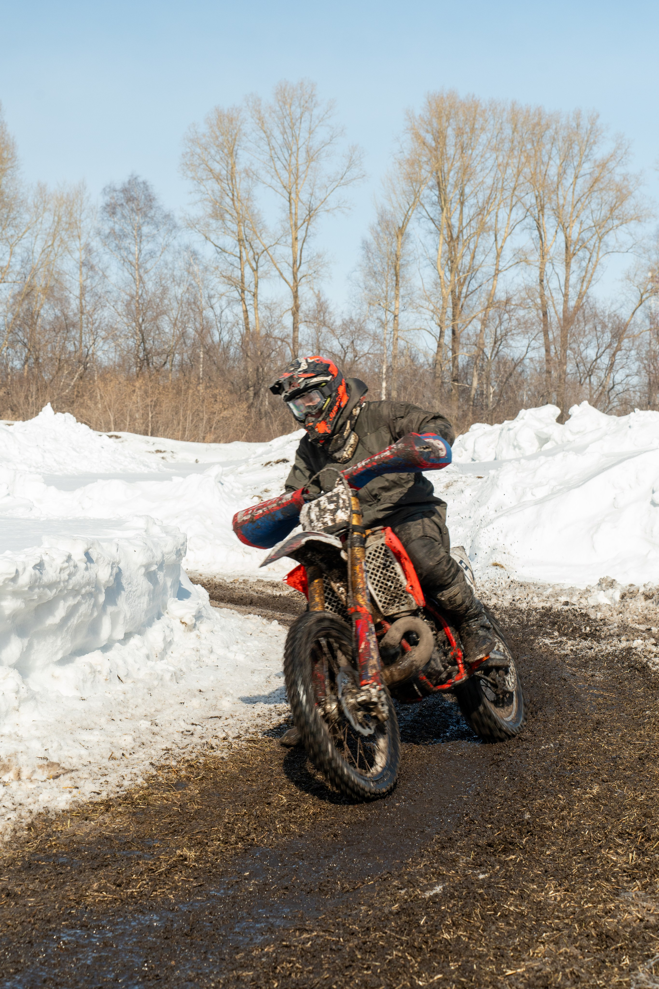 Мотокросс, закрытие зимнего сезона. Фотограф Артем Ларионов
