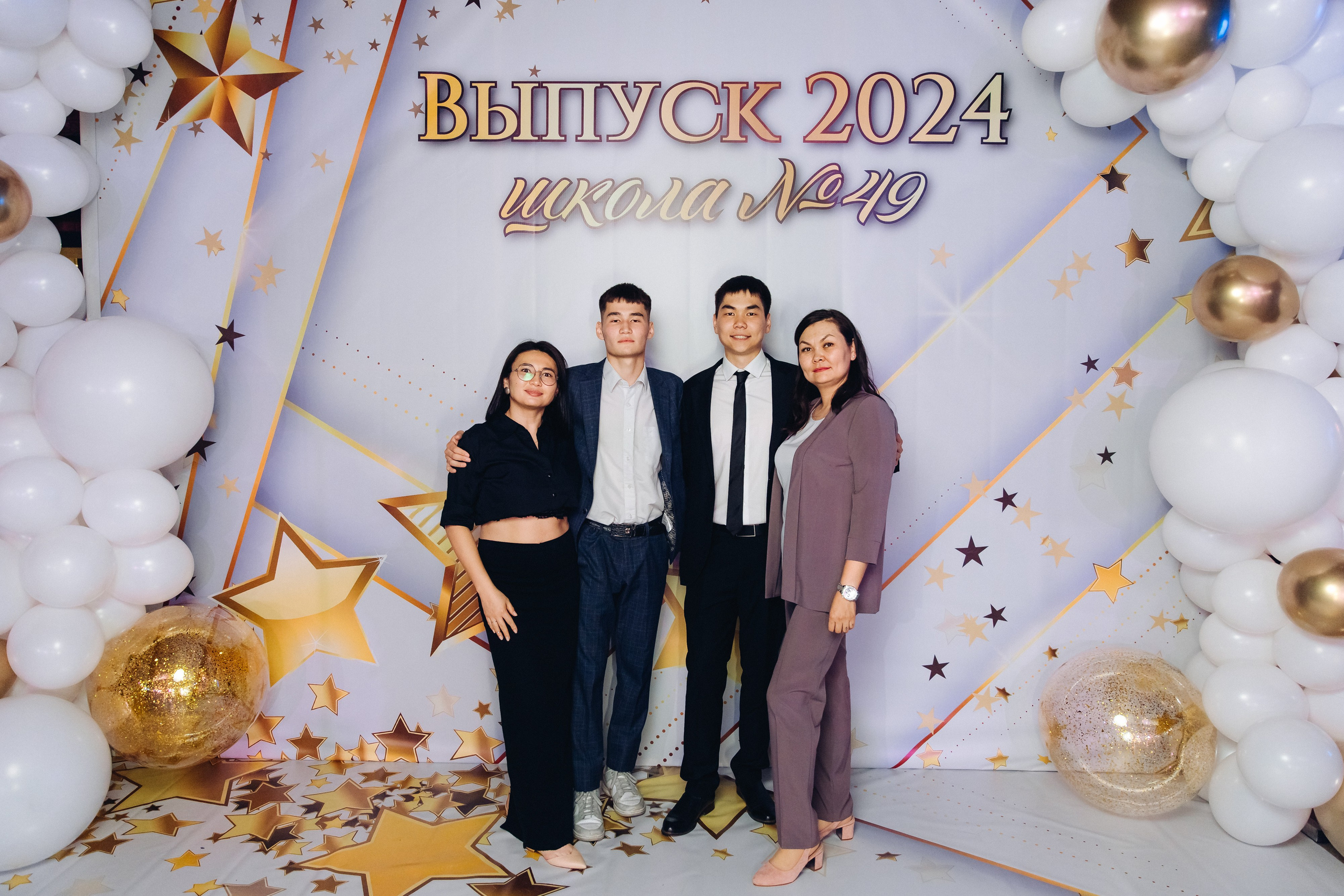 Выпускной вечер. 49 школа. Баран на корове. Свадебный и семейный фотограф в Улан-Удэ