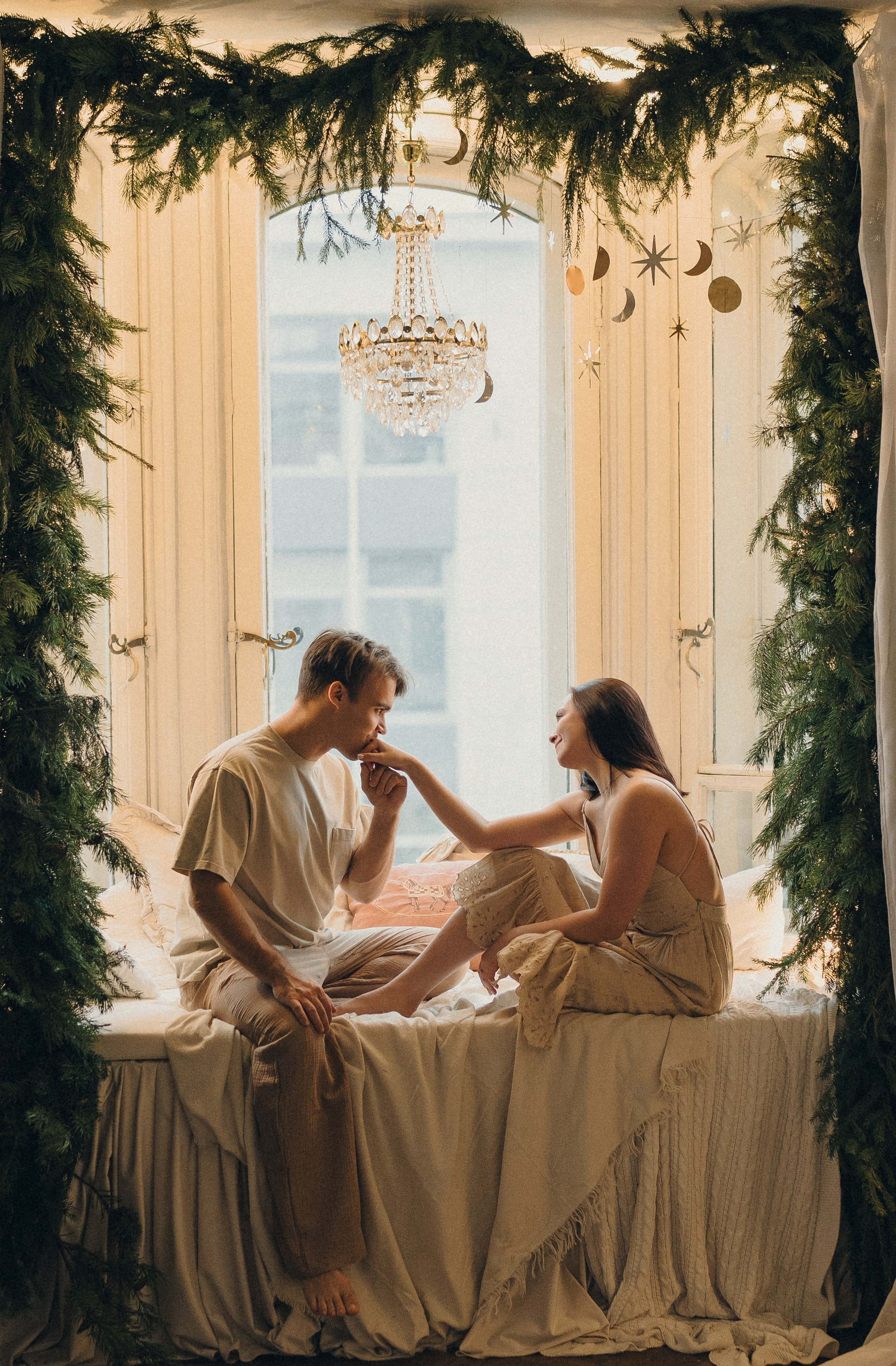 Парная фотосессия в студии. Новогодняя парная фотосессия в квартире.