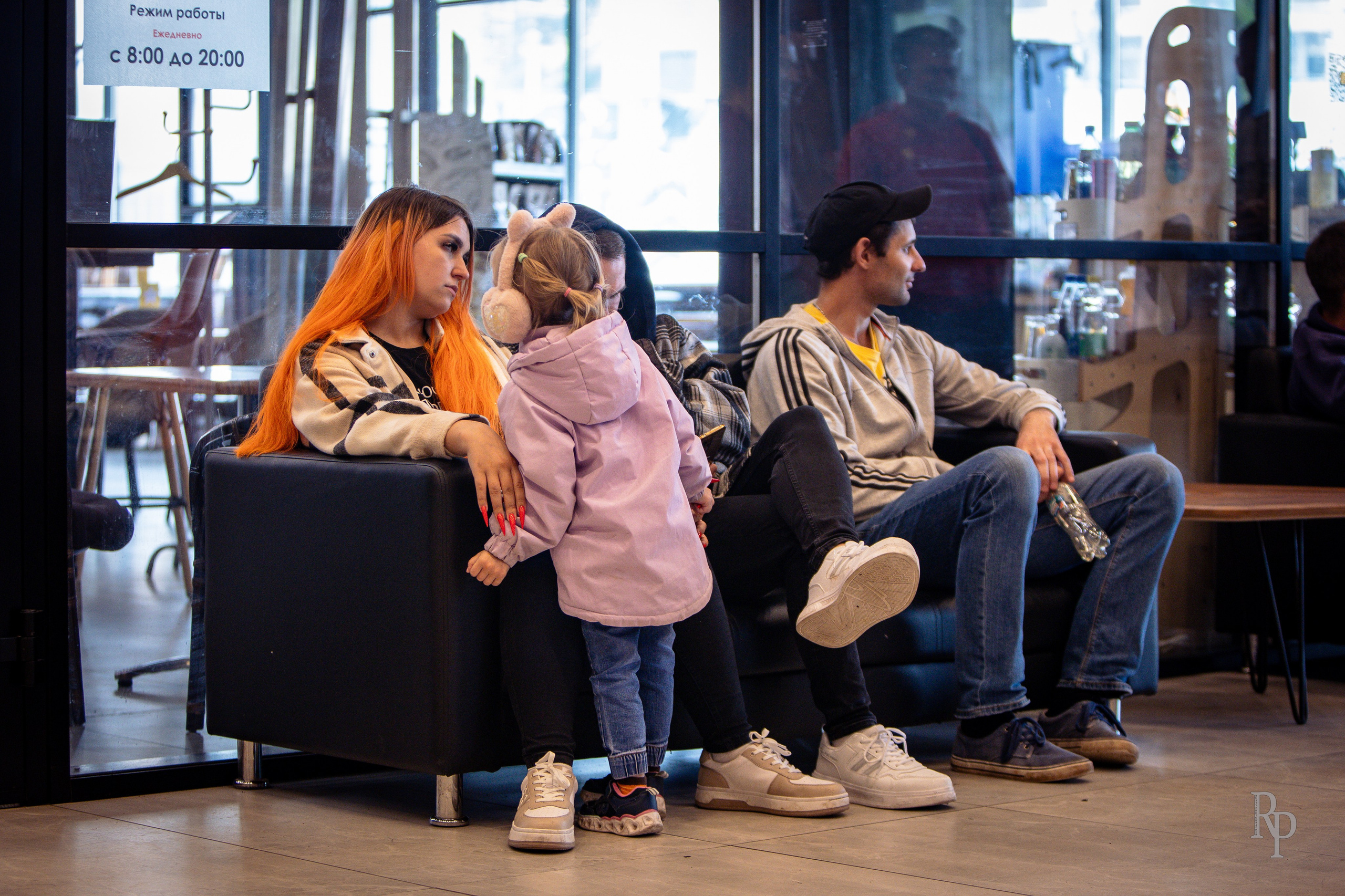 SHOWDOWN. Rusty Photographer