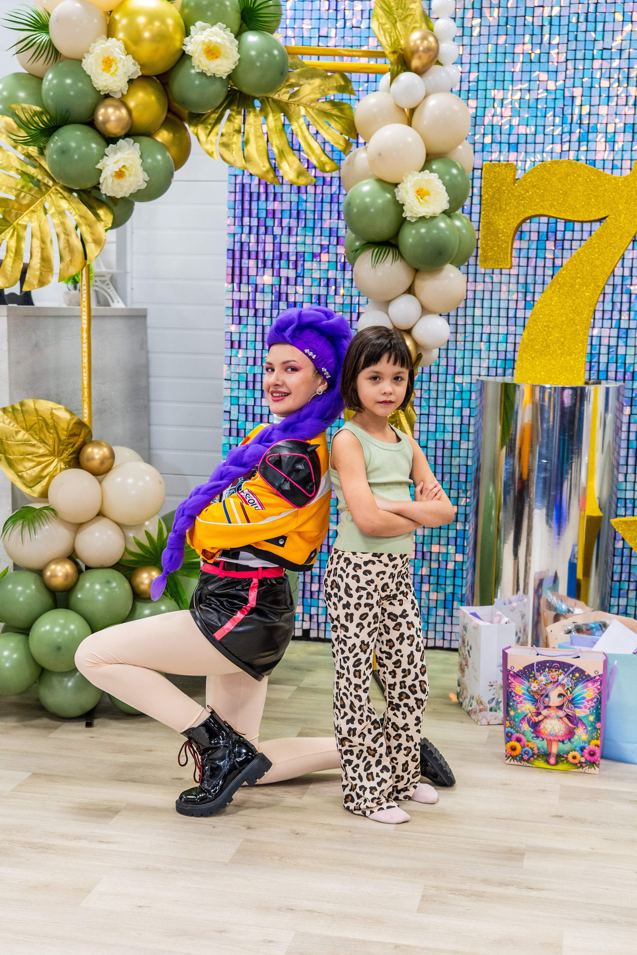 День Рождения Аленочки в Ниндзя Кидс в гости к ней пришла Супер Звезда Руми. Я Ольга Казанцева, фотографирую снимаю ваши киноистории и печатаю фото и цифровые портреты на холсте