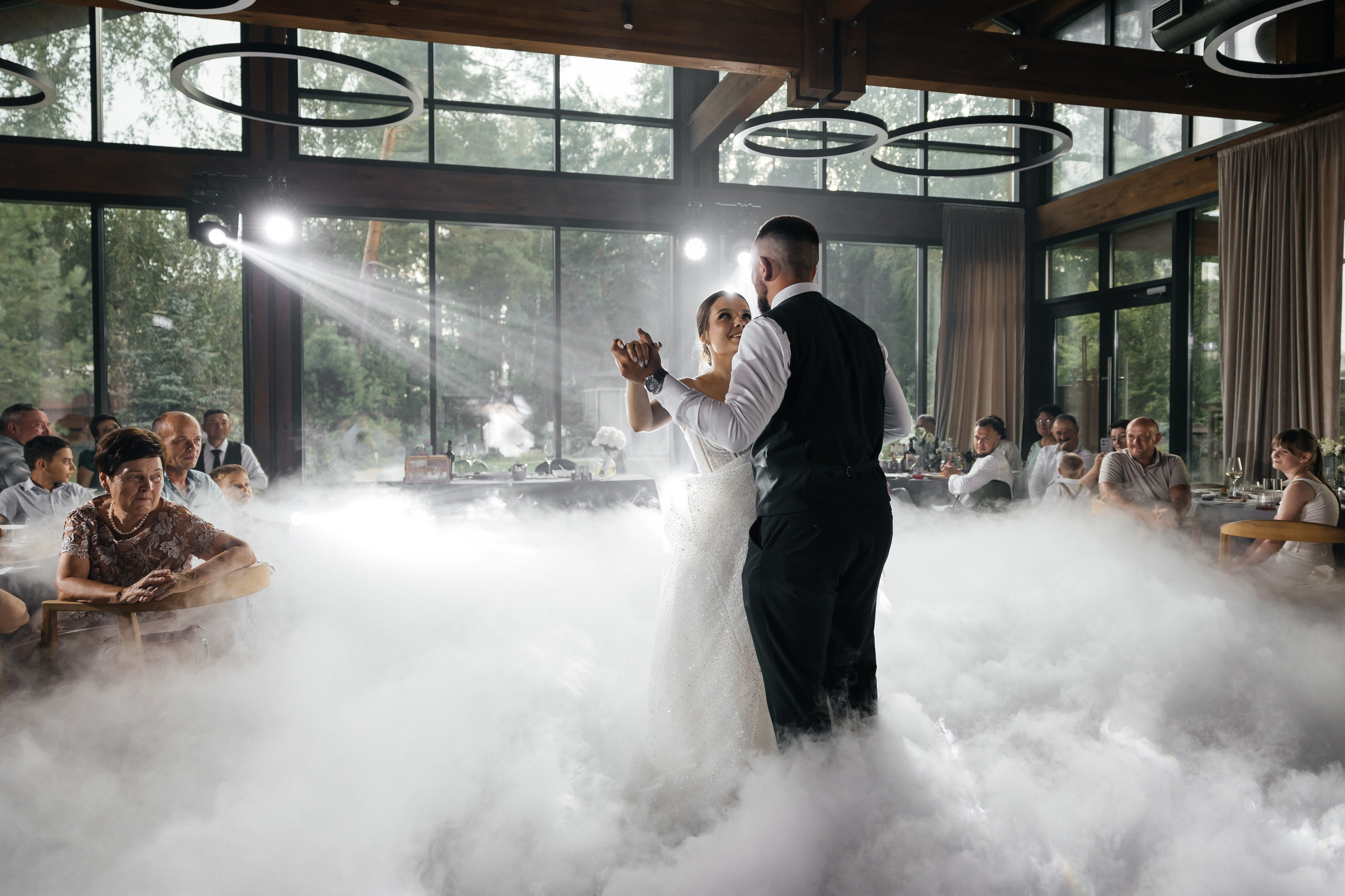 Свадебная история. Лесной Виладж. Свадебный и семейный фотограф Рассказова Виктория