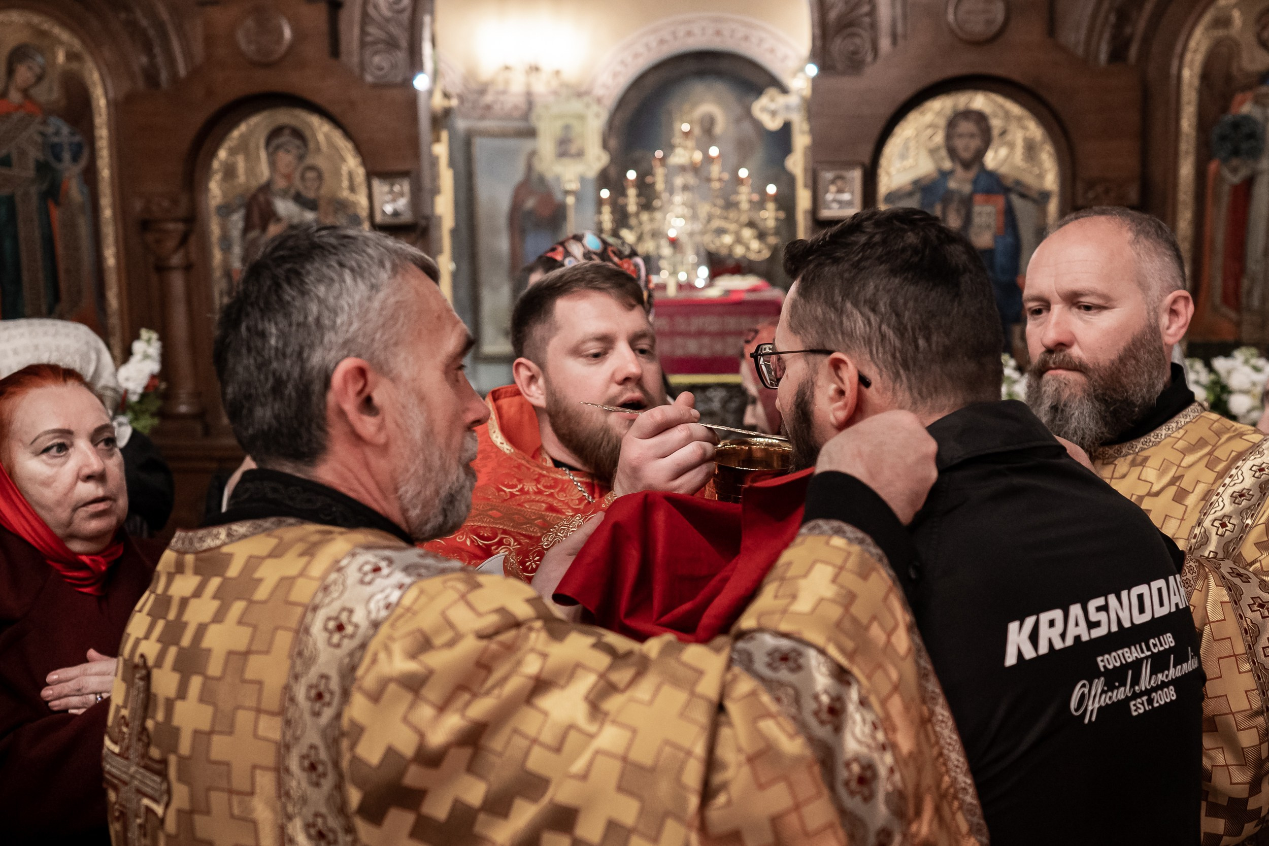 Престольный праздник в храме Воскресения Христова (Форосская церковь). Церковный фотограф Севастополь