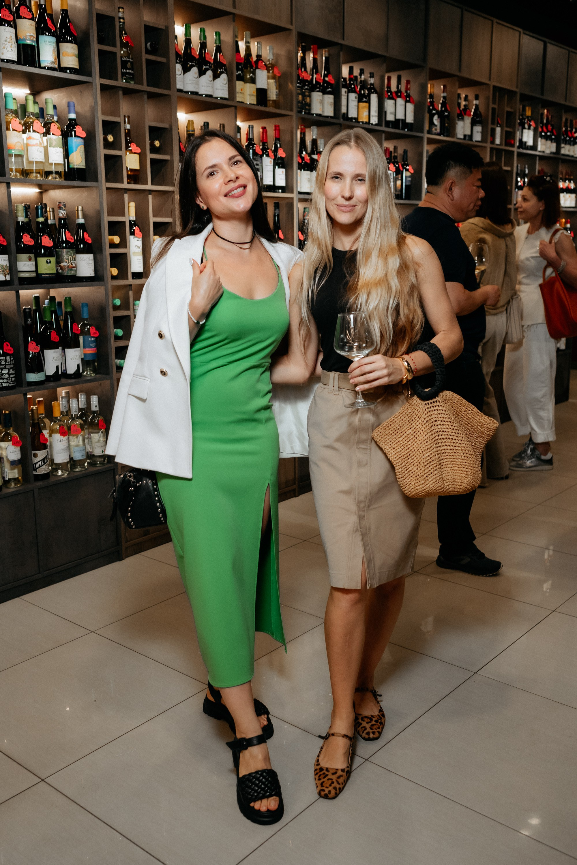 BY SIMPLE ВИНОТЕКА — ОТКРЫТИЕ. СВОИ. ФОТООТЧЕТЫ-СОБЫТИЯ-МЕСТА