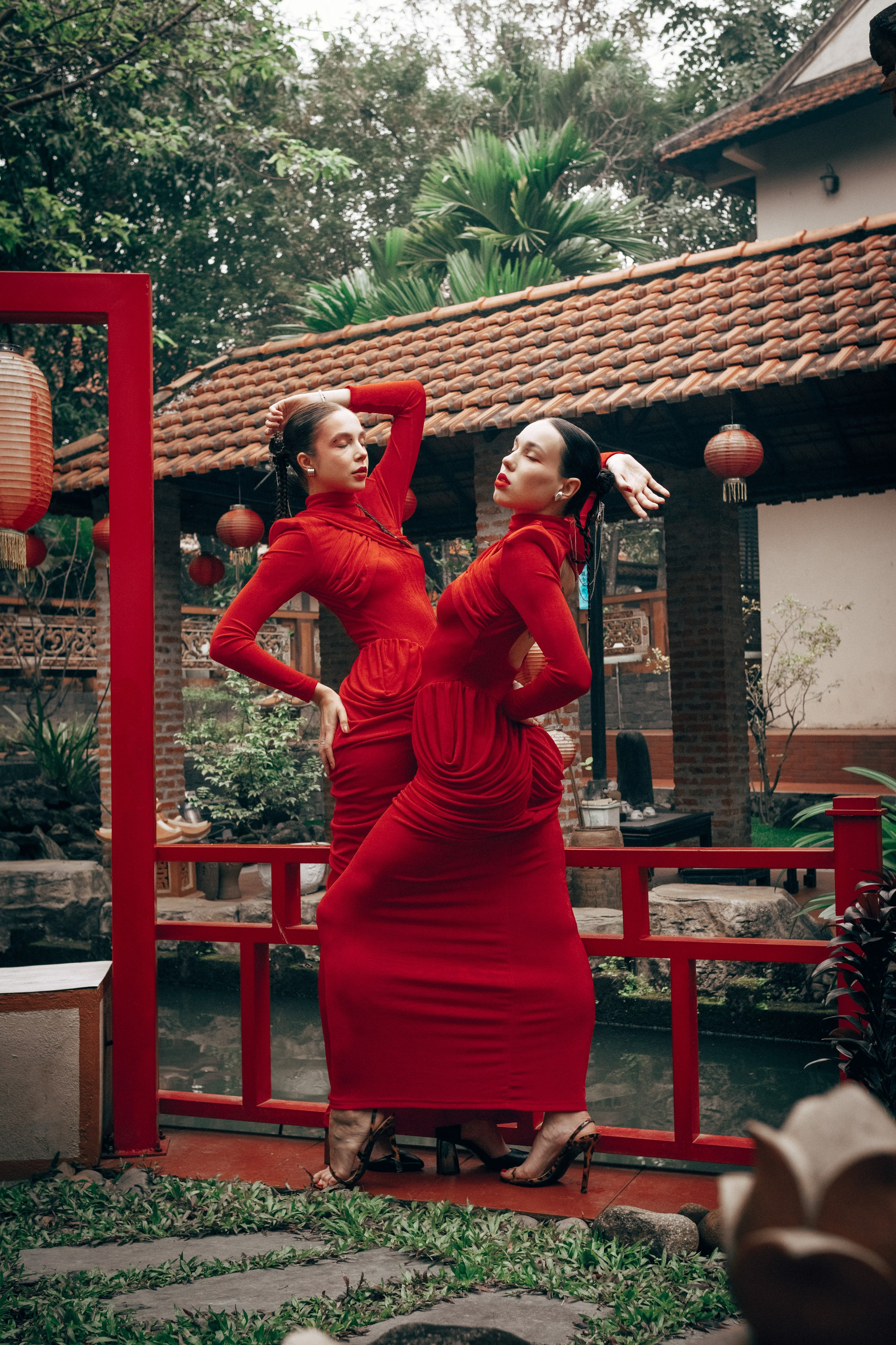 Валерия и Анна. Da nang Photographer Sergey Zelēnkin