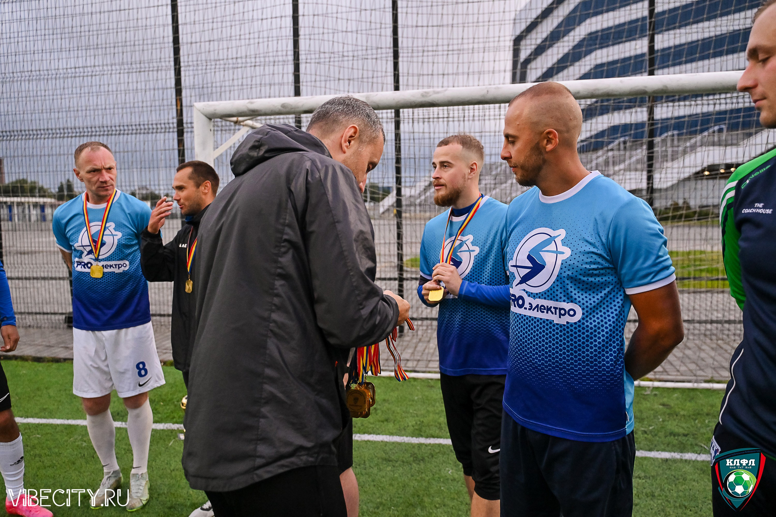 ФИНАЛЬНЫЕ МАТЧИ ПЛЕЙ-ОФФ XXl ЛЕТНЕГО КУБКА КАЛИНИНГРАДСКОЙ ЛФЛ. VIBECITY.RU Вайб Сити Ру Фоторепортажи Фотоотчеты Калининград
