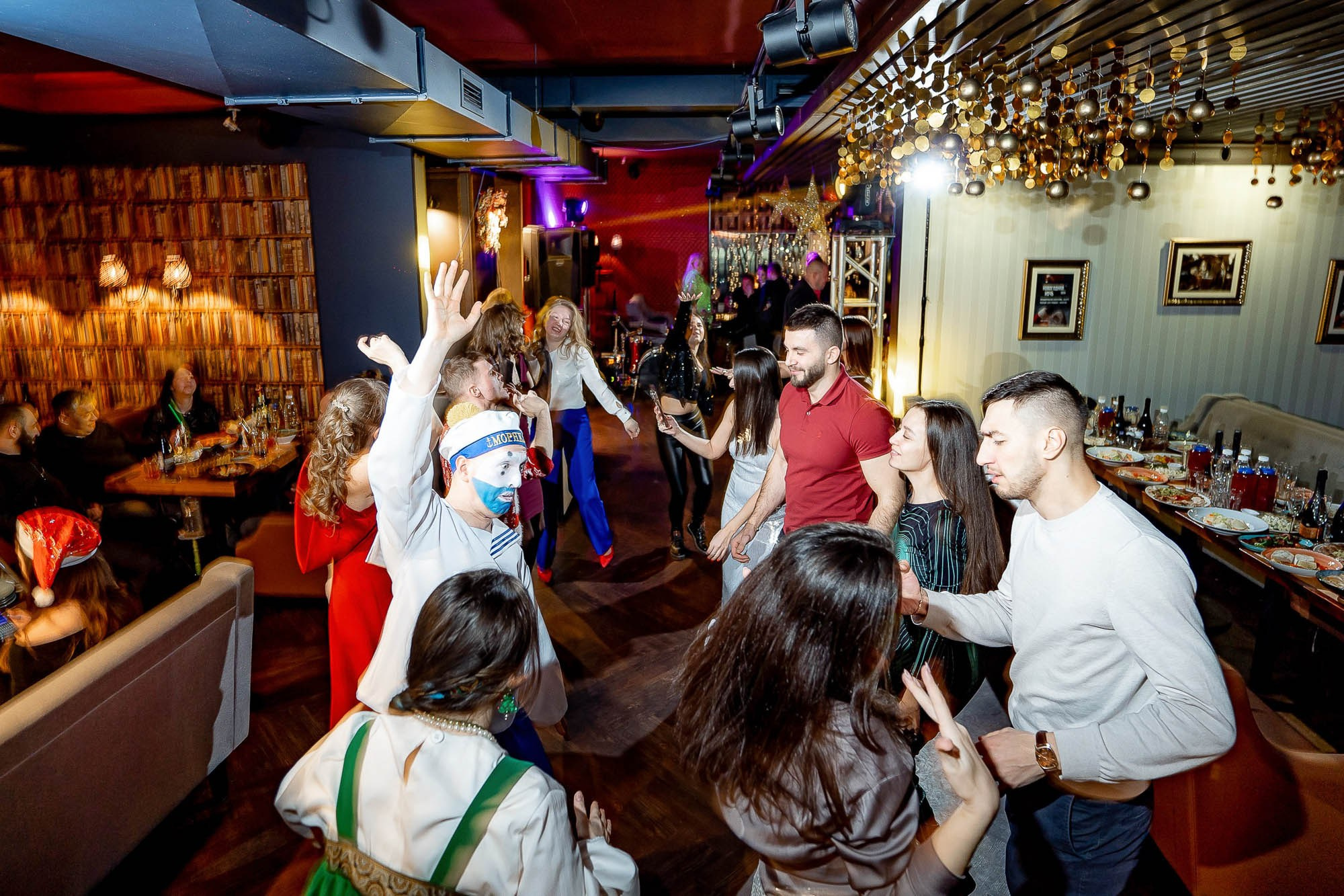 Новый год 2024 в Peoples. Сергей Кошкин. Репортажная и ивент-фотография в Сургуте