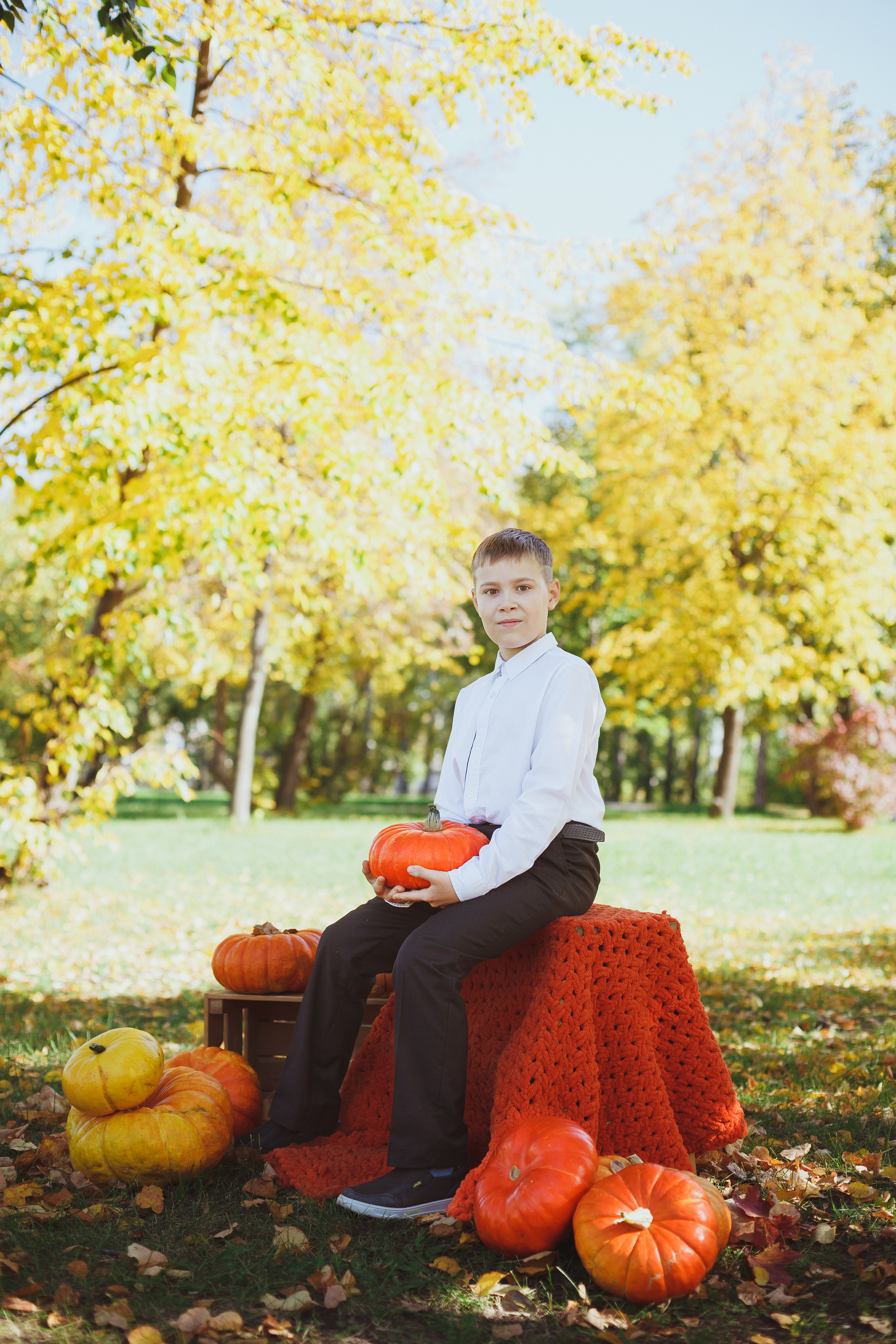 Школьная фотосессия на 31 августа. 1,2,3 сентября. Портреты детей 4-6 штук. Групповые общие 2-5 шт. Цена 450р. (1). Семейный и детский фотограф в Сухом Логу Ольга Кайгородова