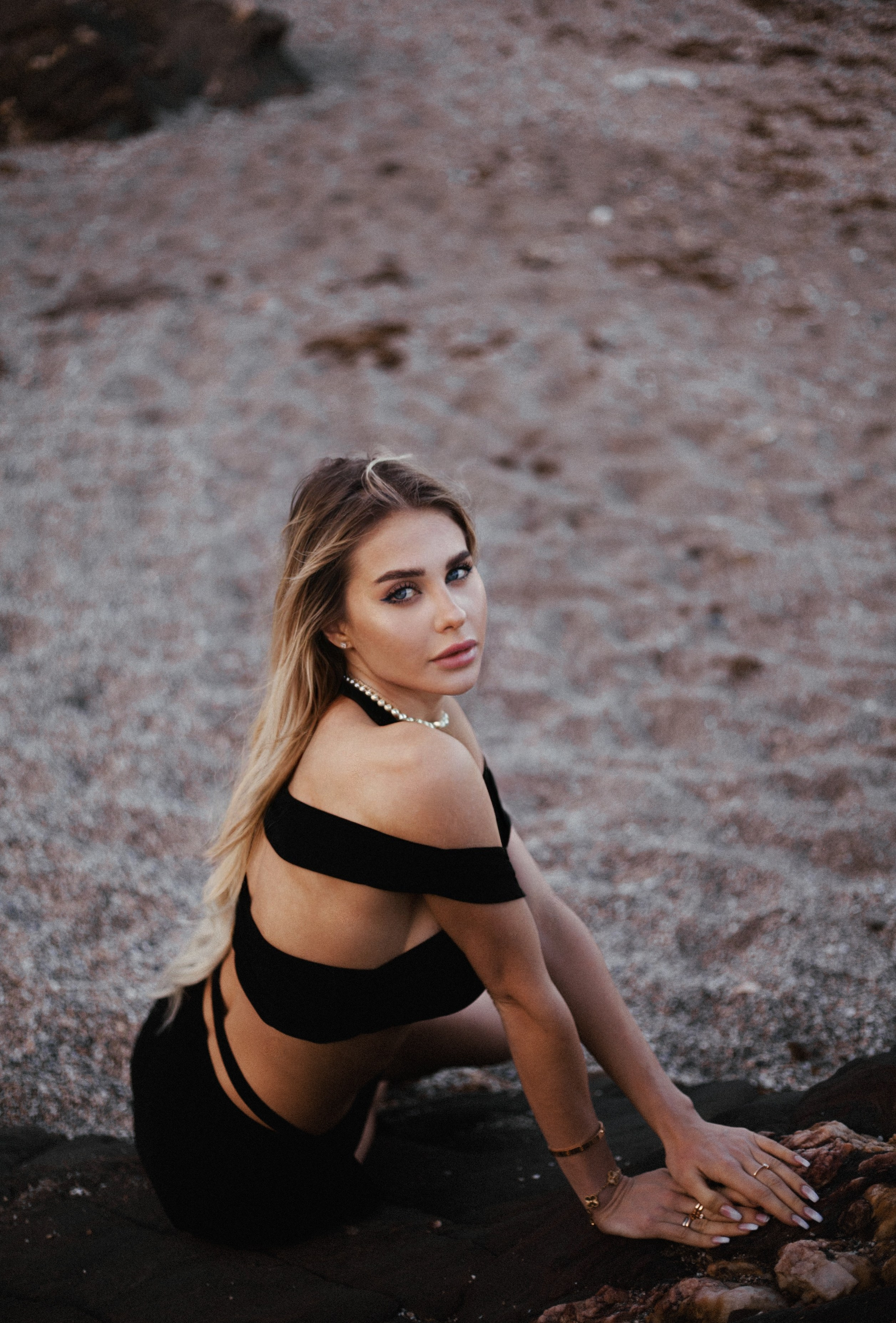 Alena & Black stones. ANNA KUDRINA PHOTOGRAPHY Russia