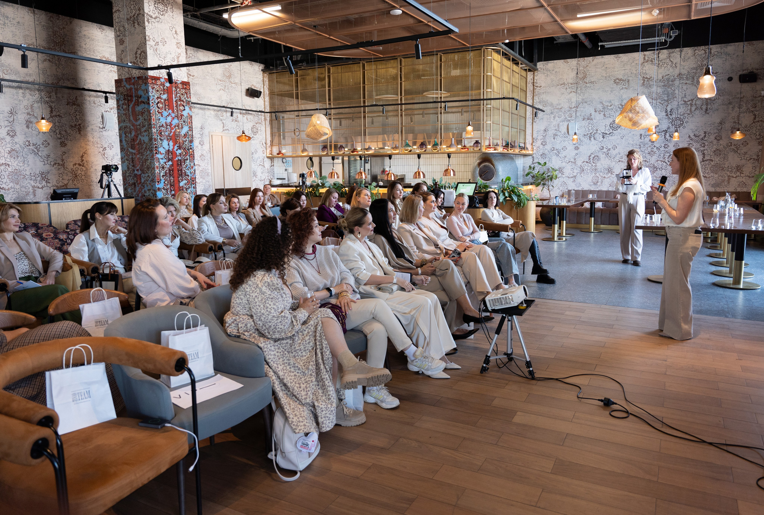 TINAoTEAM: конференция V. Портретный и репортажный фотограф в Москве Разуменко Роман