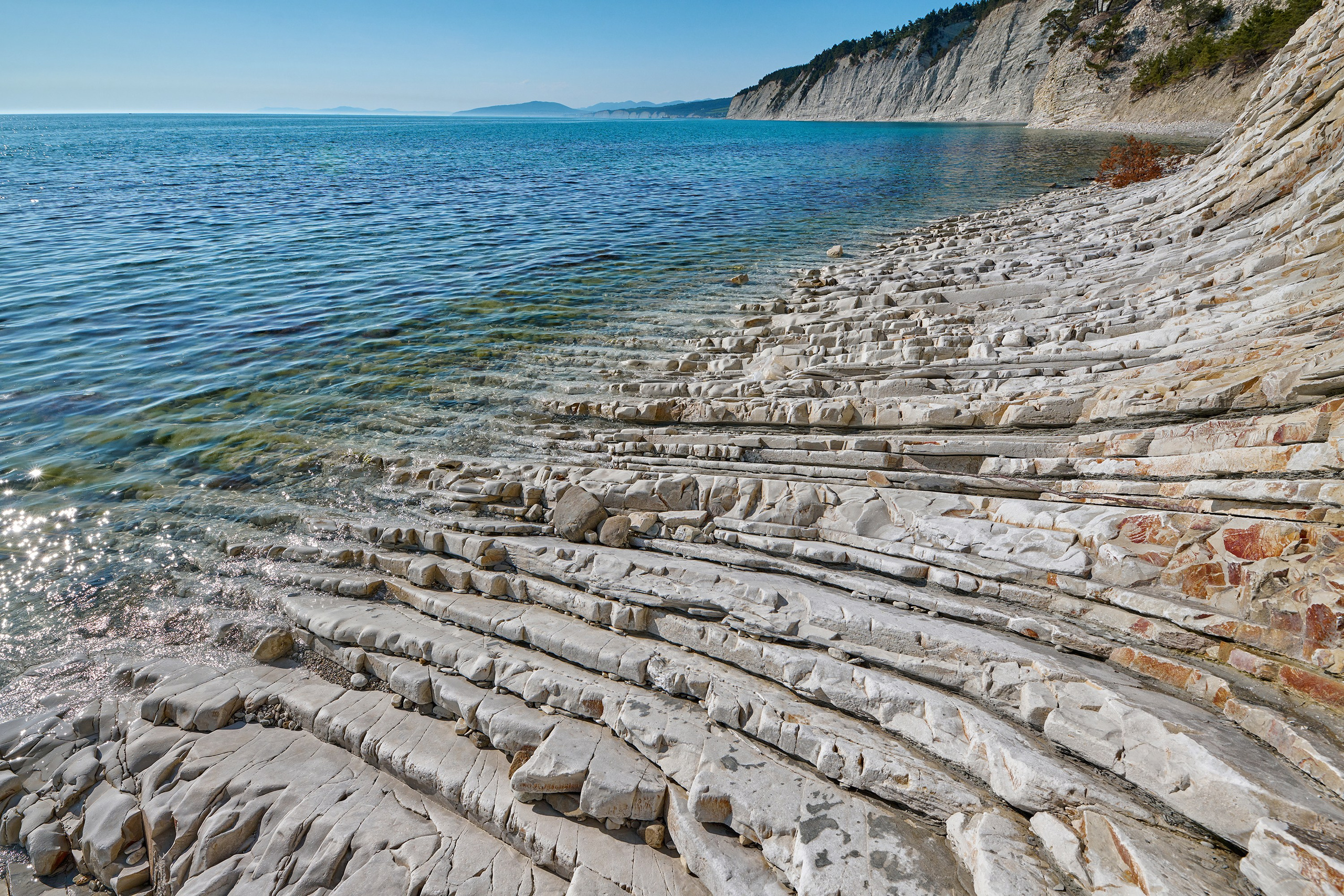 Геленджикский район, Краснодарский край, Кавказ, Черное море, скалы, горы, сосны, пляж, Голубая бездна